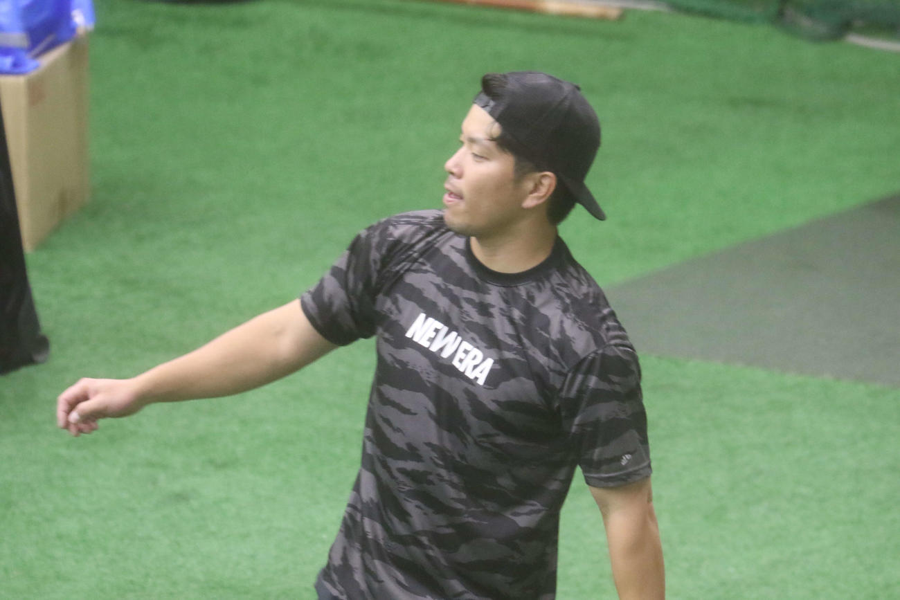 ジャイアンツ球場で自主練習を行った大城