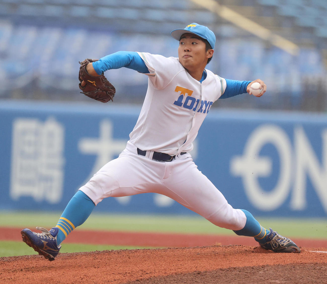法大対東大　先発した東大・松本慎（撮影・柴田隆二）