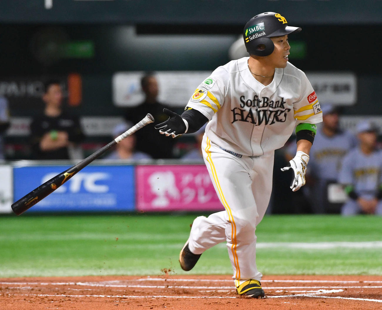 ソフトバンク対阪神　1回裏ソフトバンク2死二塁、近藤は中前へ先制適時打を放つ（撮影・岩下翔太）