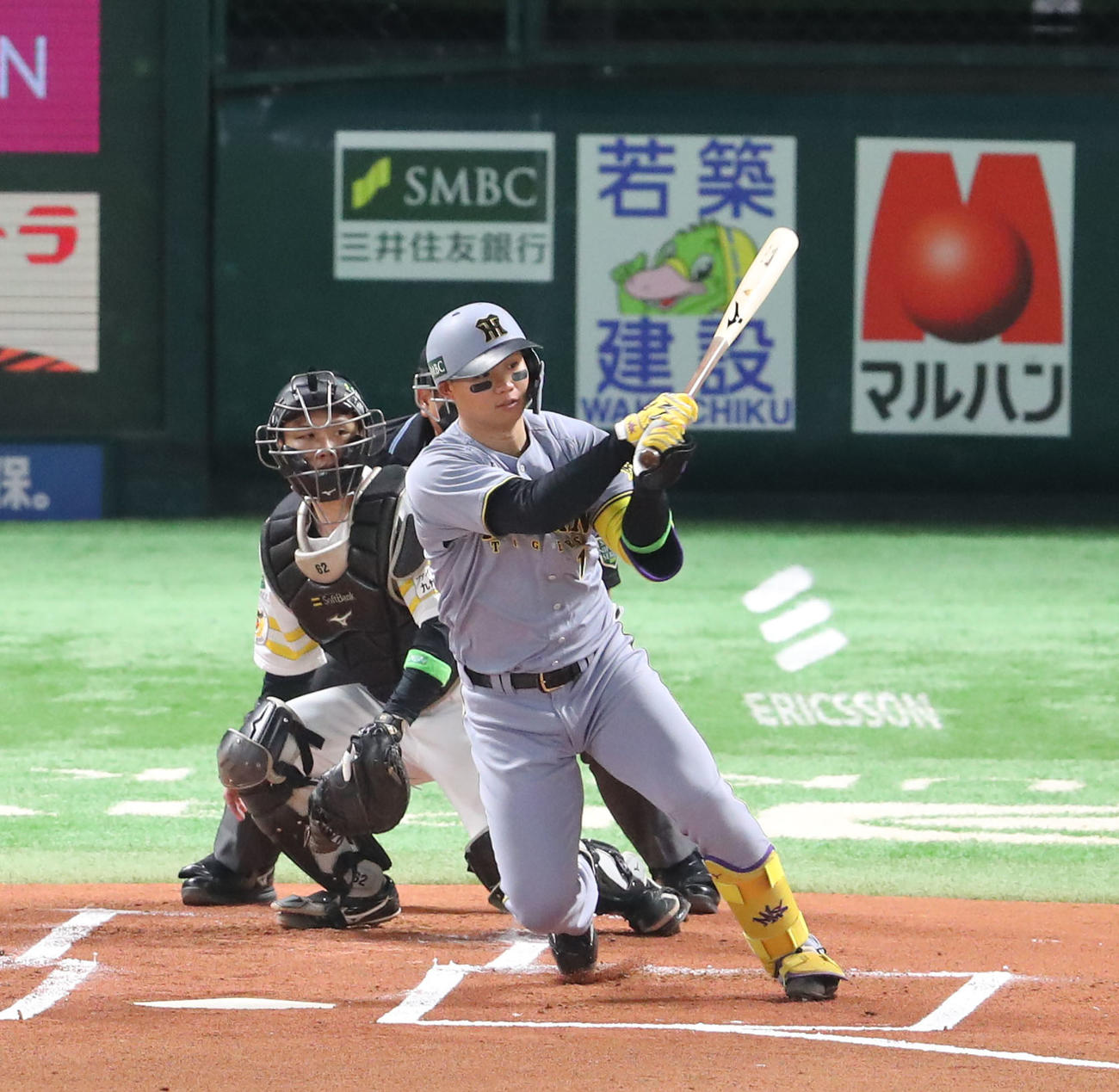 ソフトバンク対阪神　1回表阪神2死、森下は左越え二塁打を放つ（撮影・梅根麻紀）