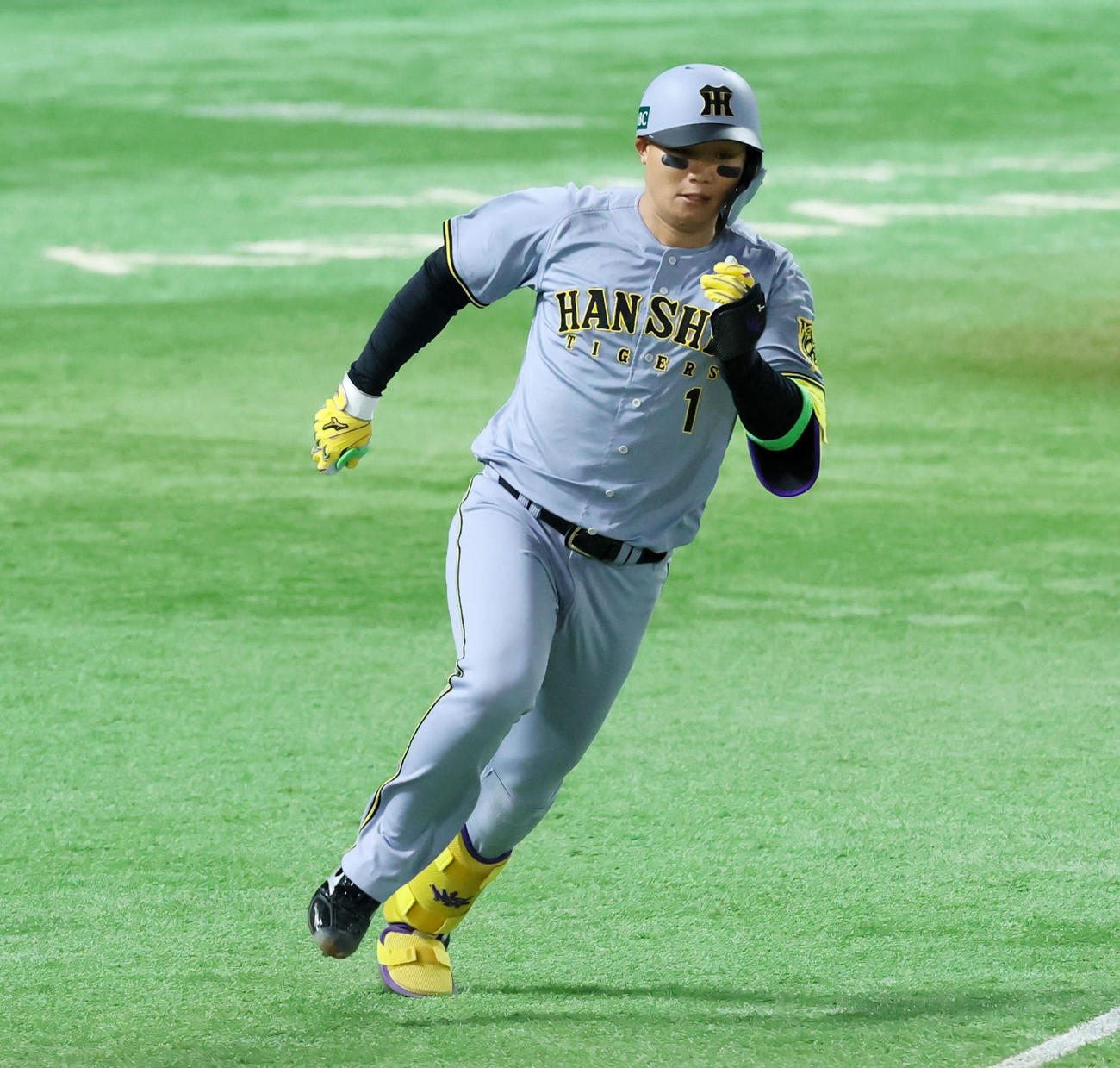 ソフトバンク対阪神　1回表阪神2死、森下は左線に二塁打を放つ（撮影・加藤哉）