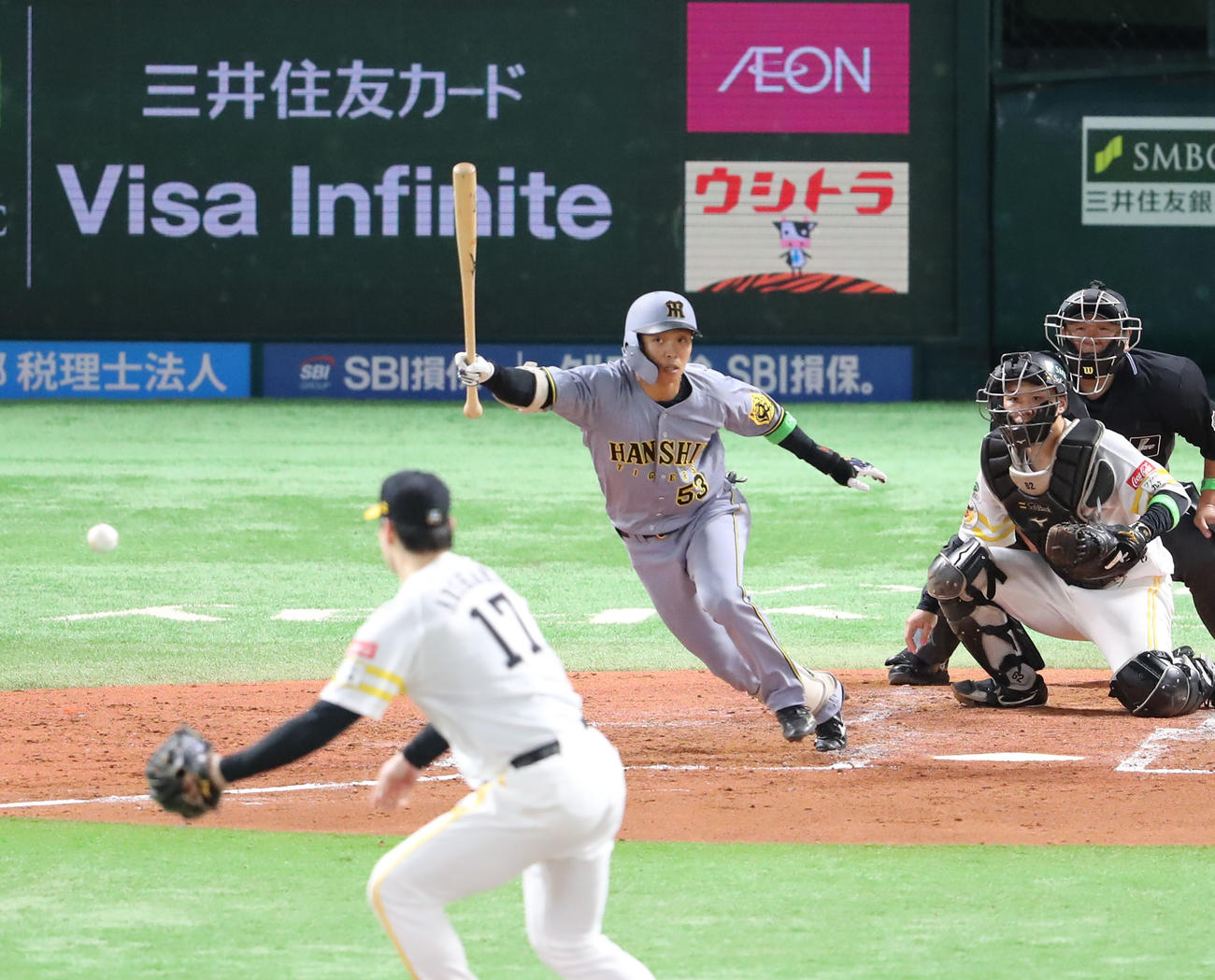 ソフトバンク対阪神　5回表阪神無死、島田は二内野安打を放つ（撮影・梅根麻紀）