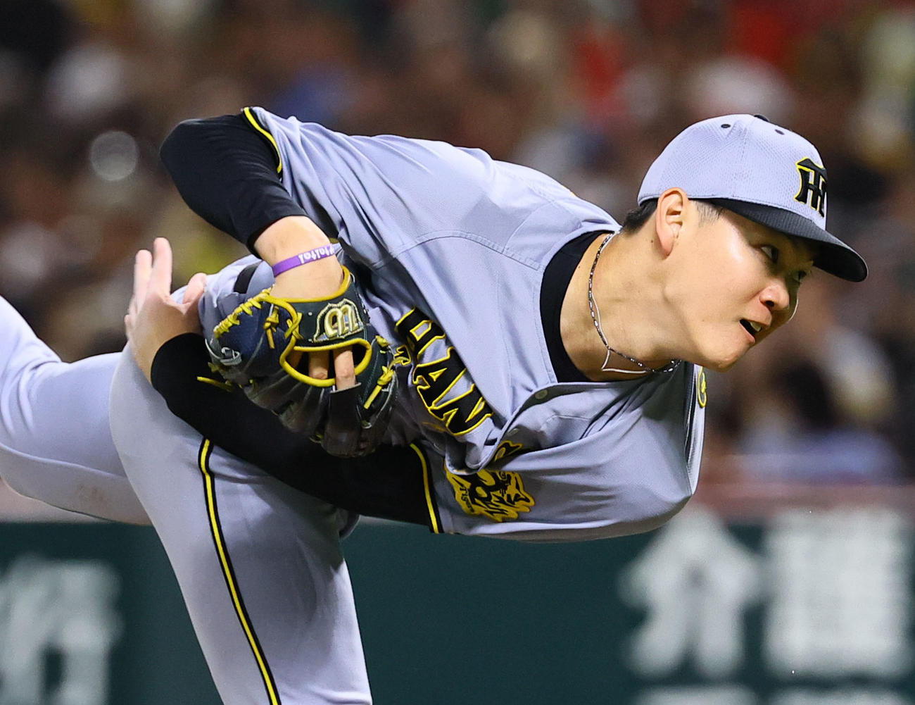 ソフトバンク対阪神　8回、2番手で登板した阪神及川（撮影・藤尾明華）