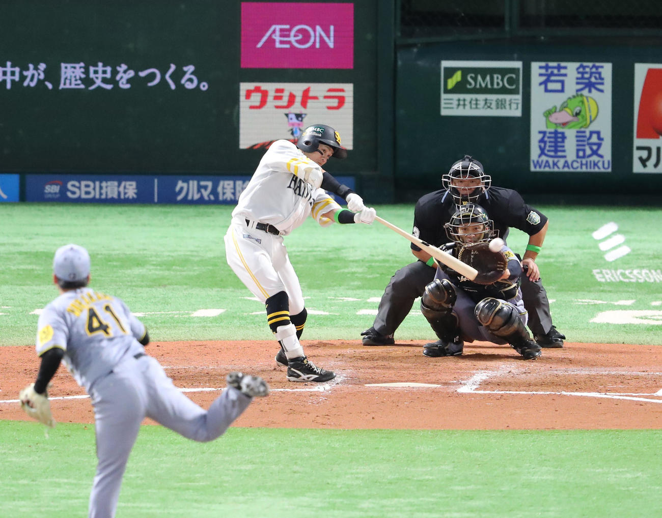 ソフトバンク対阪神　7回裏ソフトバンク1死、牧原大は左前安打を放つ（撮影・梅根麻紀）