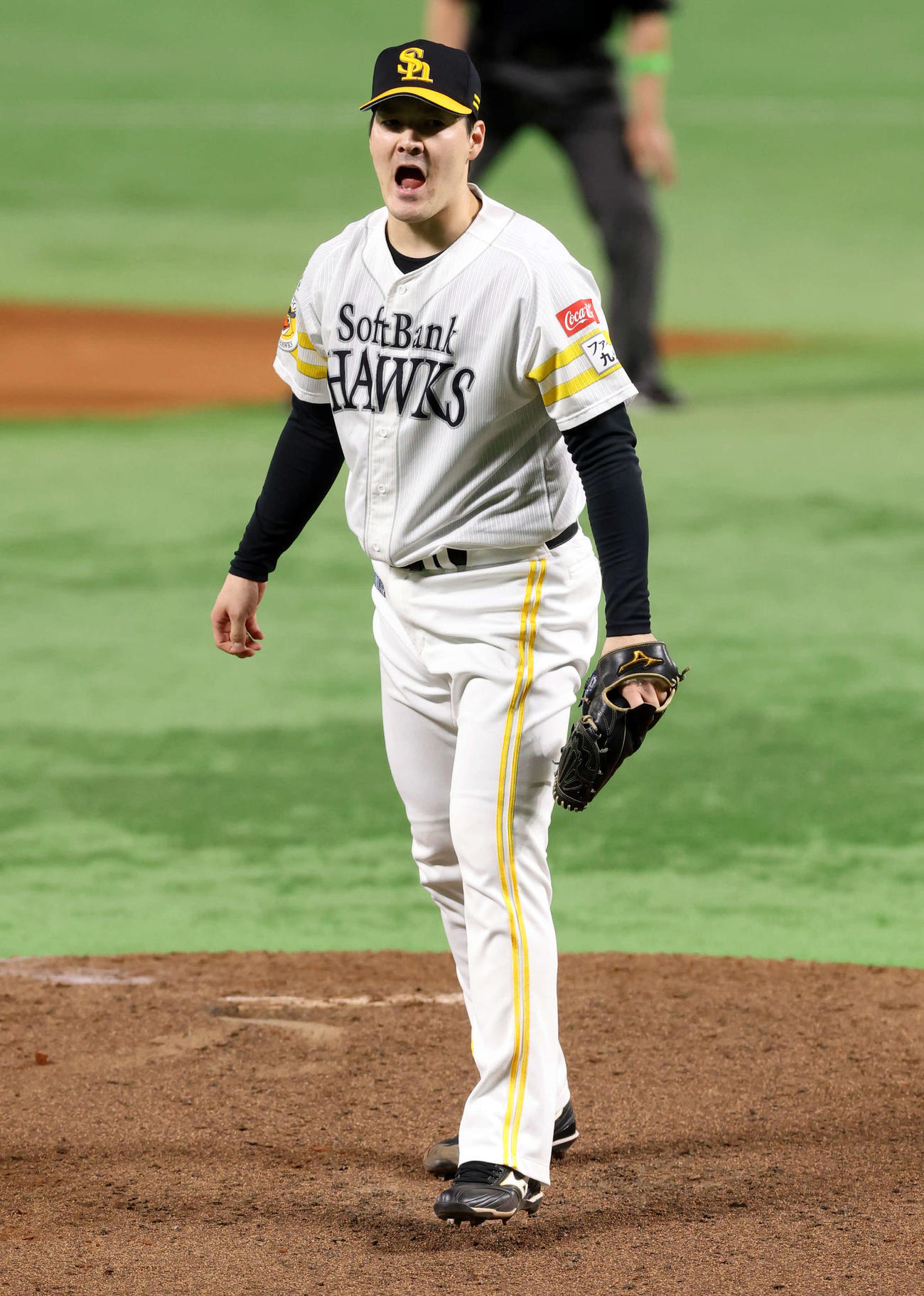 ソフトバンク対阪神　5回表阪神無死二塁、高寺を三振に仕留め雄たけびを上げる有原（撮影・浅見桂子）