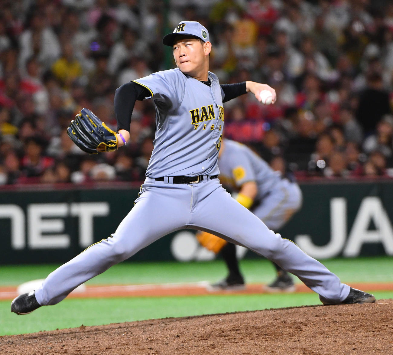 ソフトバンク対阪神　8回裏から登板した、阪神2番手の及川（撮影・岩下翔太）
