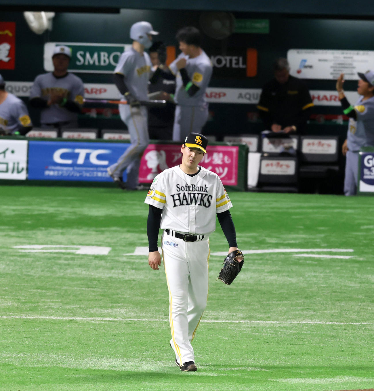 ソフトバンク対阪神　6回表阪神1死三塁、有原は佐藤輝に勝ち越し右越え適時二塁打を打たれ失点する（撮影・加藤哉）