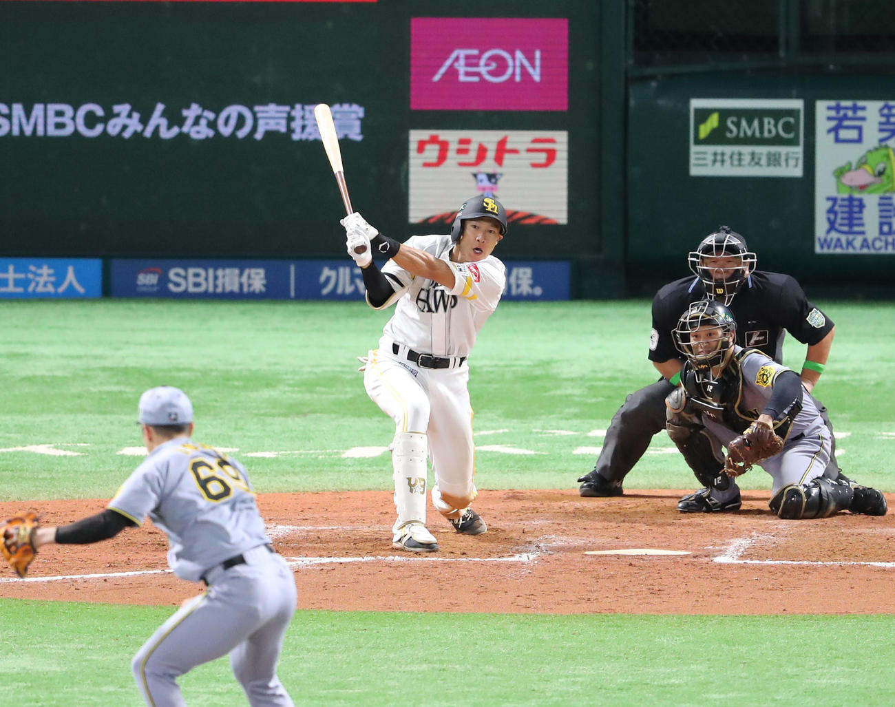 ソフトバンク対阪神　9回裏ソフトバンク2死、柳田は中前安打を放つ（撮影・梅根麻紀）