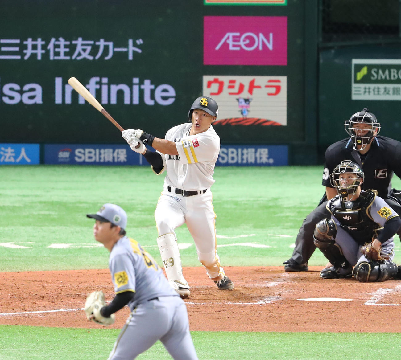 ソフトバンク対阪神　5回裏ソフトバンク1死、柳田は右前安打を放つ。投手村上（撮影・梅根麻紀）