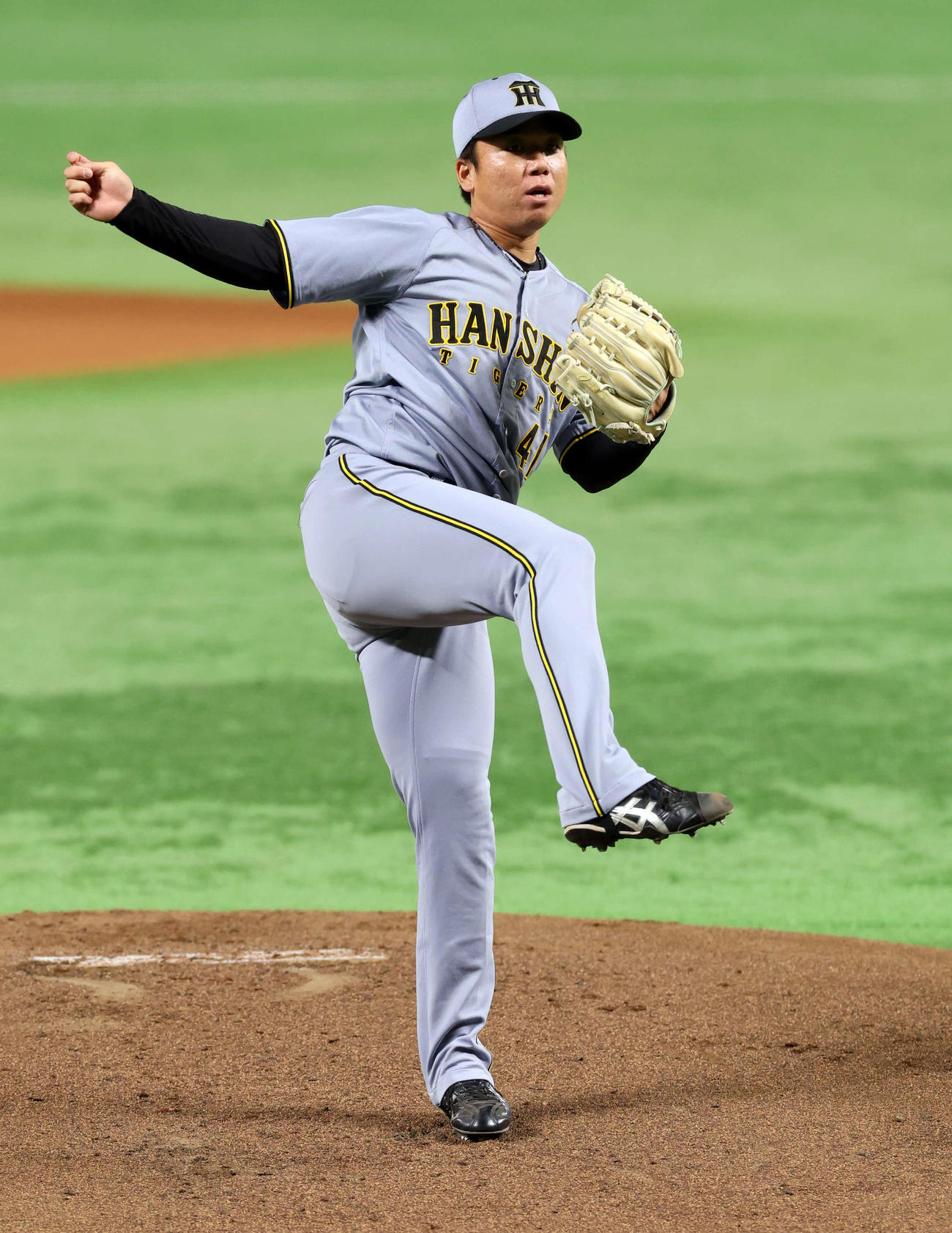 ソフトバンク対阪神　力投する阪神先発の村上（撮影・浅見桂子）