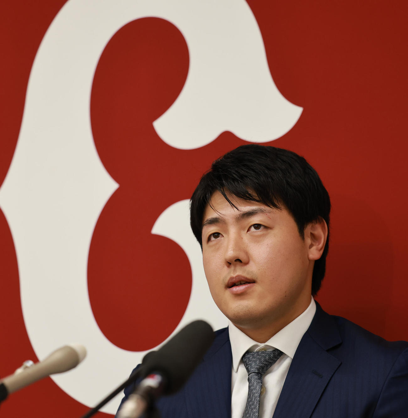 ポスティング制度を利用しての大リーグ挑戦を表明した巨人岡本和真（2025年10月22日撮影）