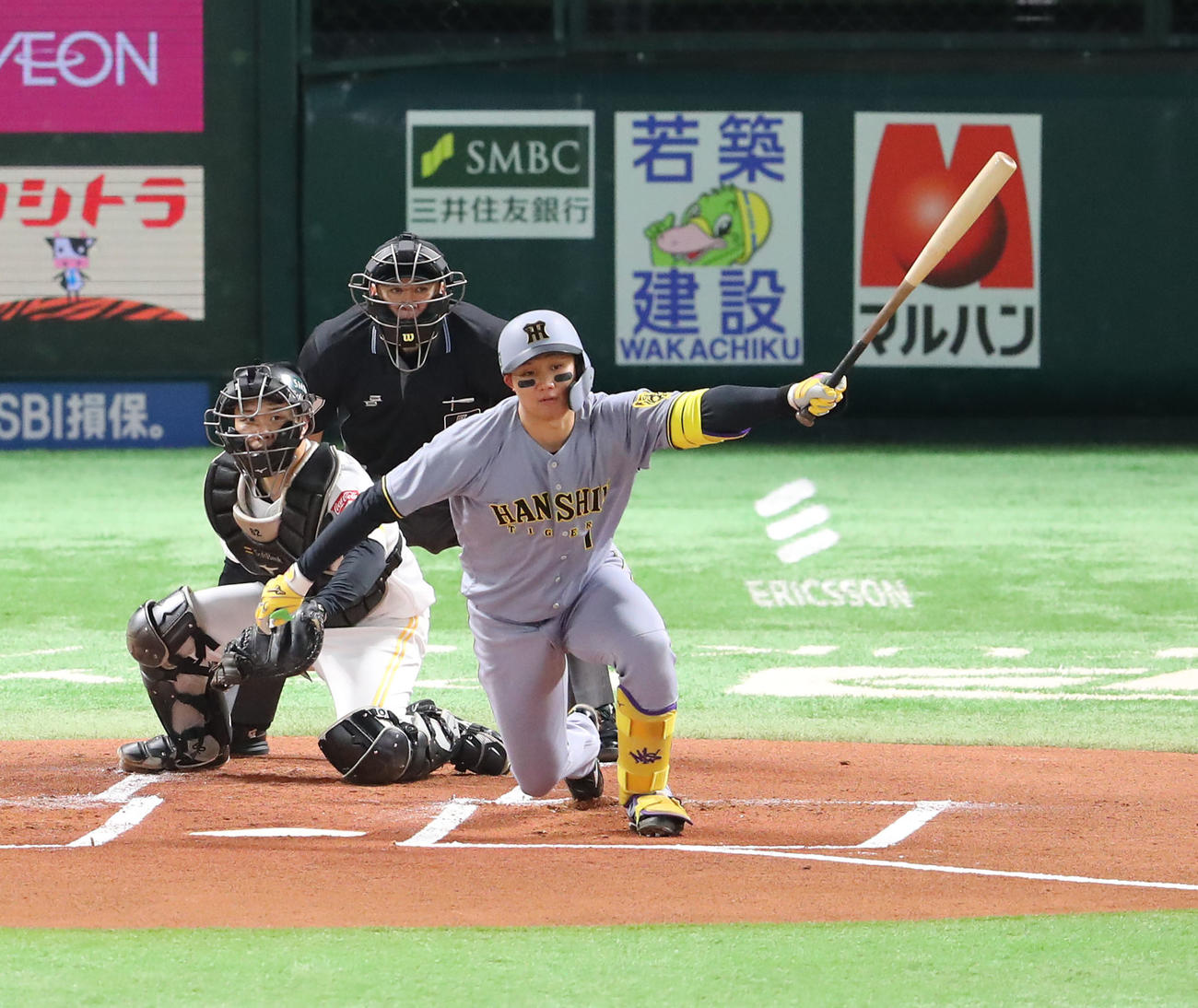 ソフトバンク対阪神　1回表阪神1死一塁、森下は二塁打を放つ（撮影・梅根麻紀）