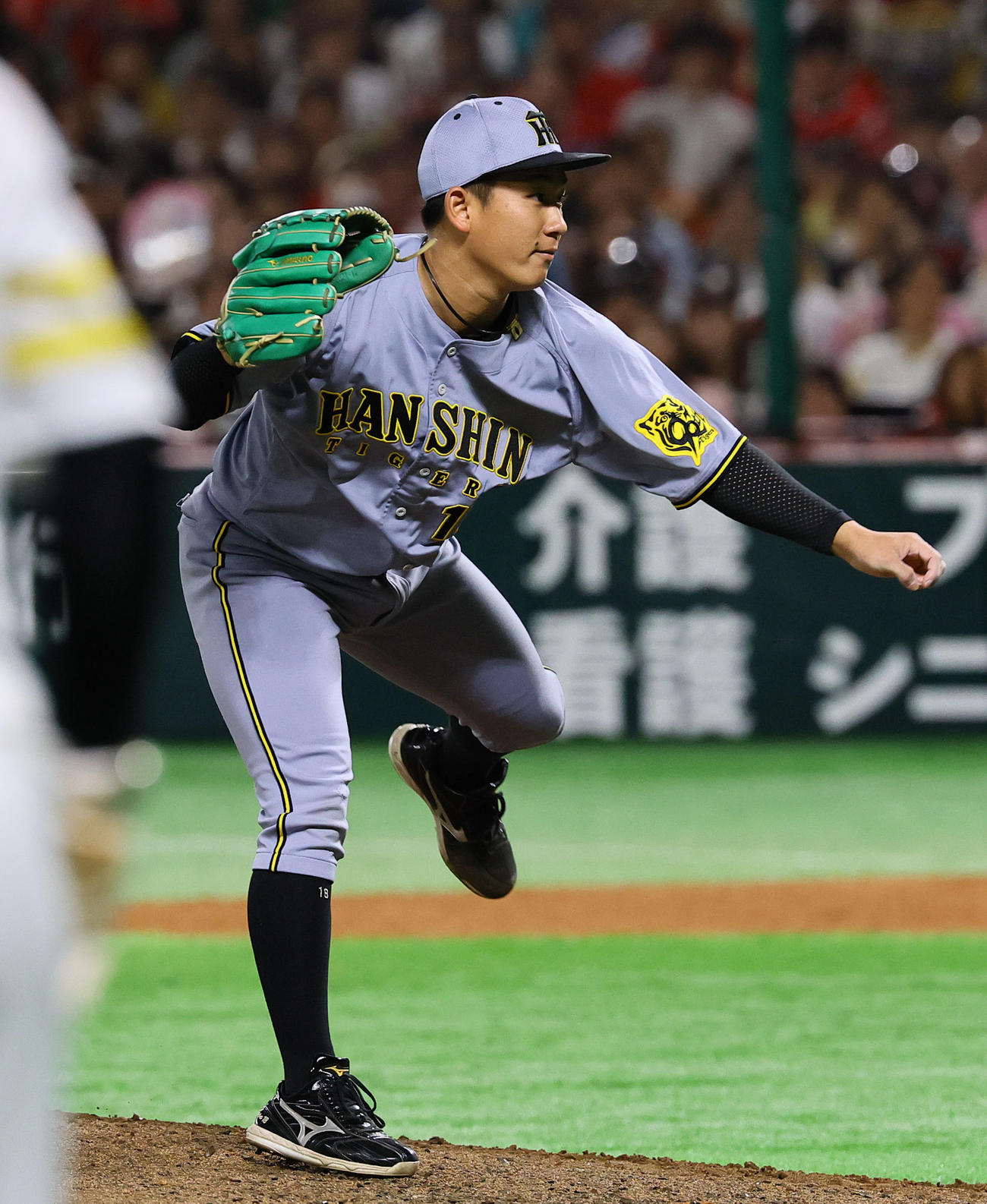 ソフトバンク対阪神　3回途中、3番手で登板した阪神伊原（撮影・藤尾明華）