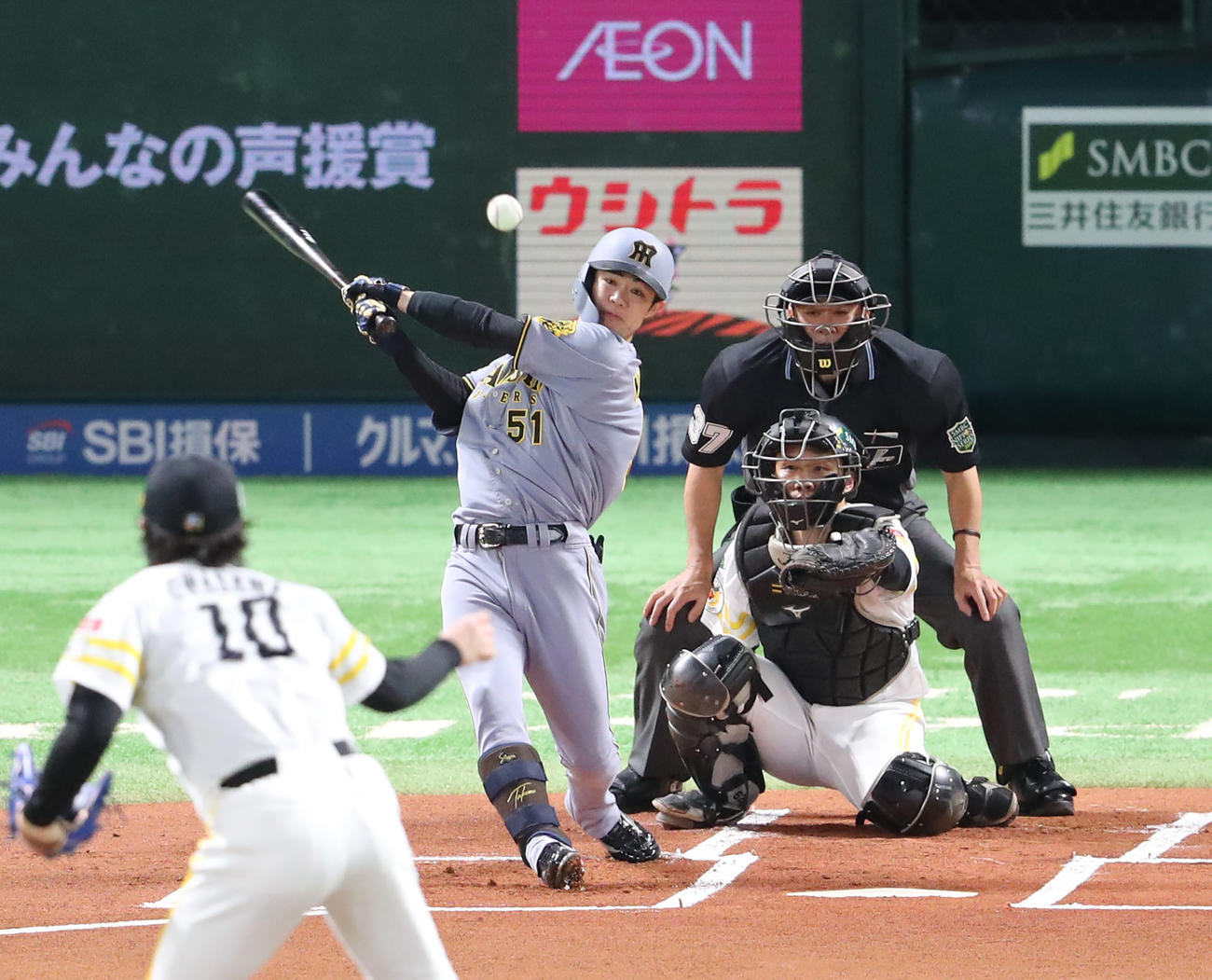 ソフトバンク対阪神　1回表阪神1死、中野は中前安打を放つ（撮影・梅根麻紀）