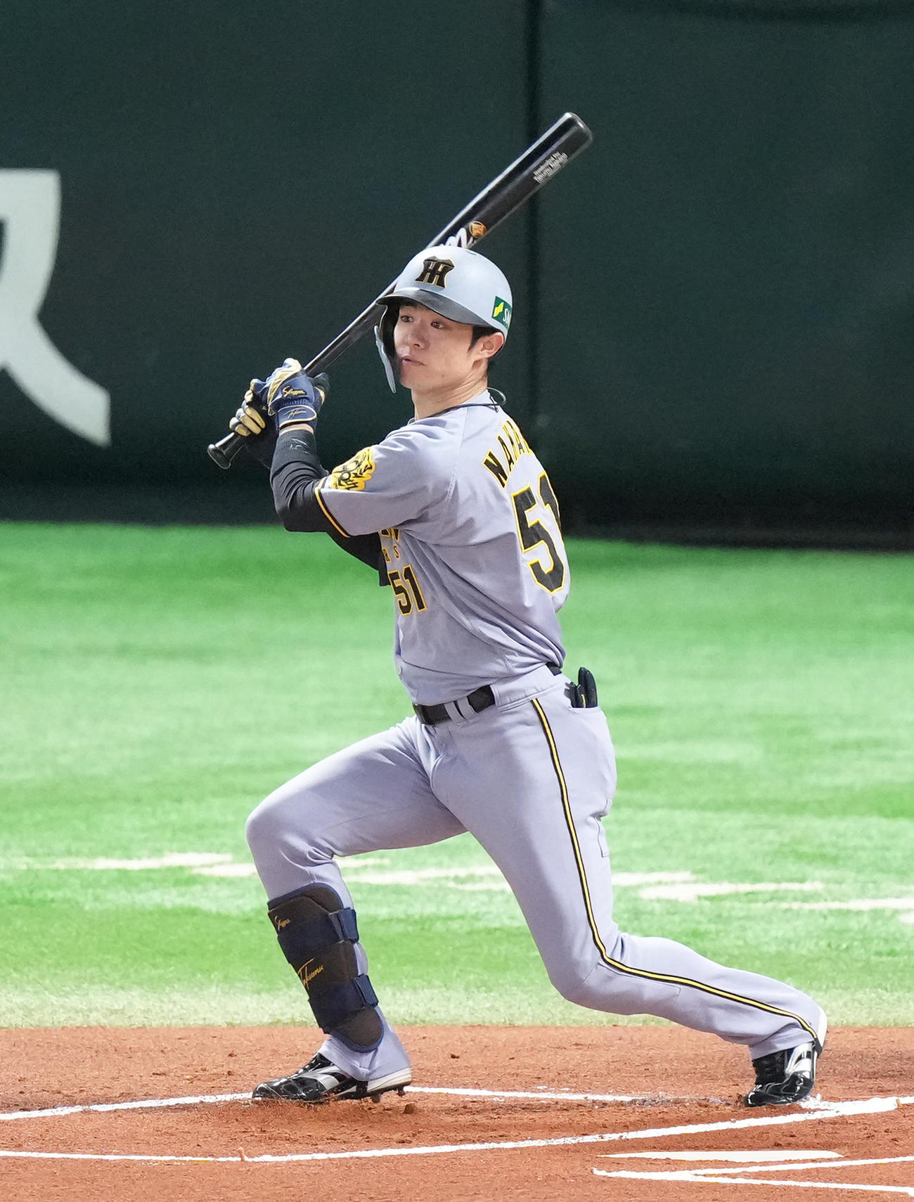 ソフトバンク対阪神　1回表阪神1死、中野は中前打を放つ（撮影・足立雅史）