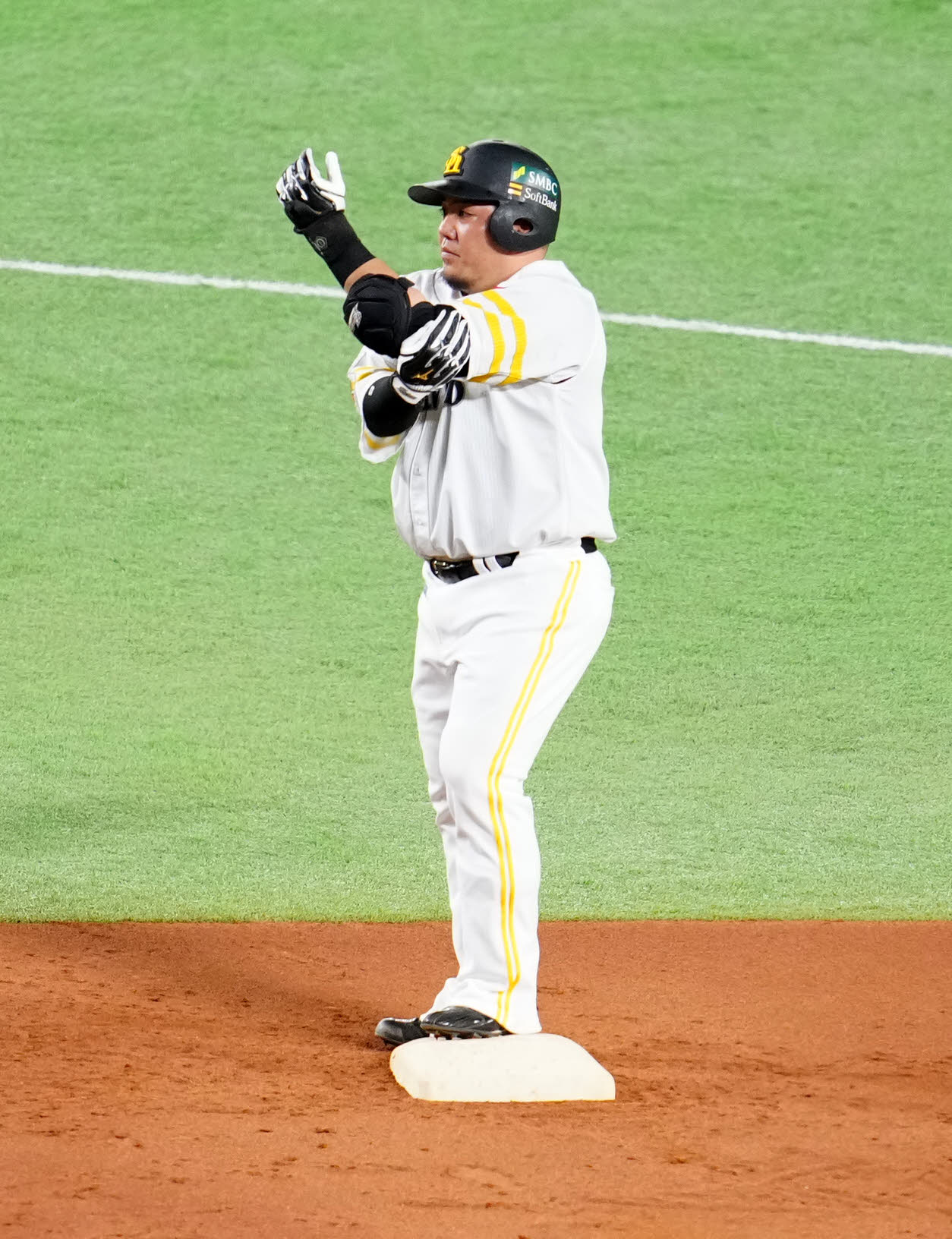ソフトバンク対阪神　1回裏ソフトバンク2死一、二塁、フェンス直撃2点適時二塁打を放った山川（撮影・江口和貴）