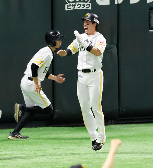 ソフトバンク】逆襲1勝！山川穂高V打＆特大3ラン「完璧」アーリー