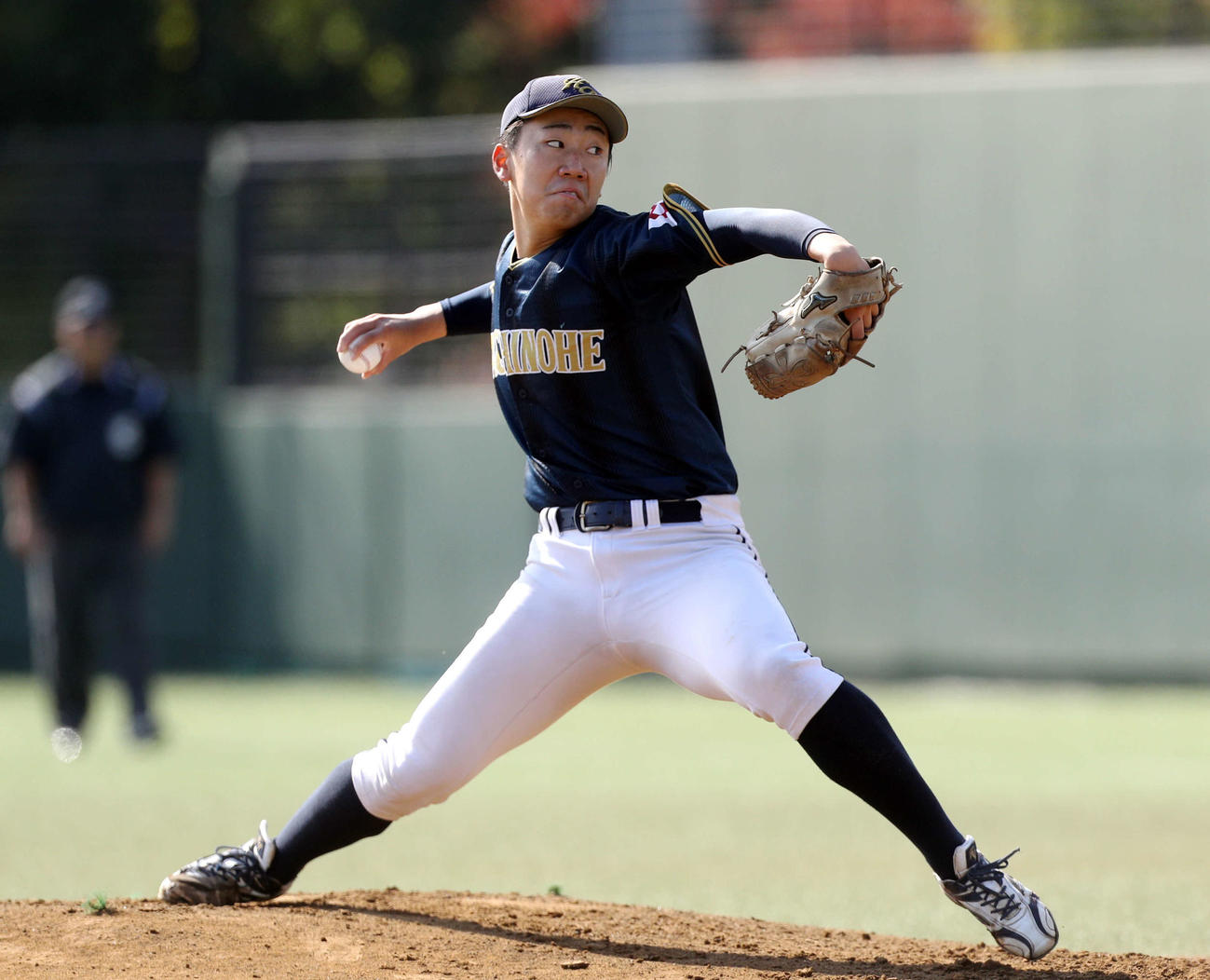 東北福祉大対八戸学院大　先発した八戸学院大・小林（撮影・木村有優）