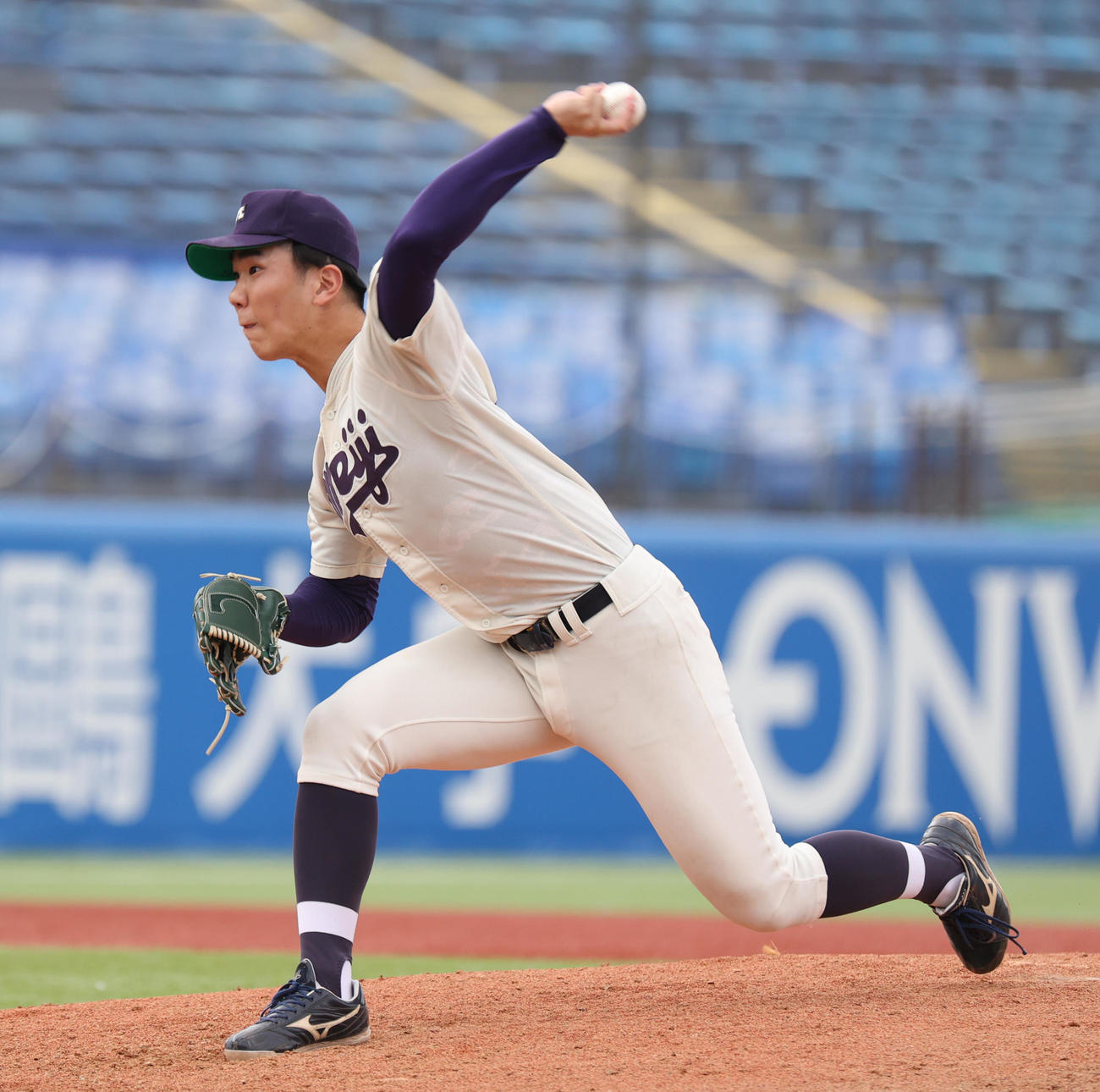 明大対立大　先発した明大・大室（撮影・柴田隆二）