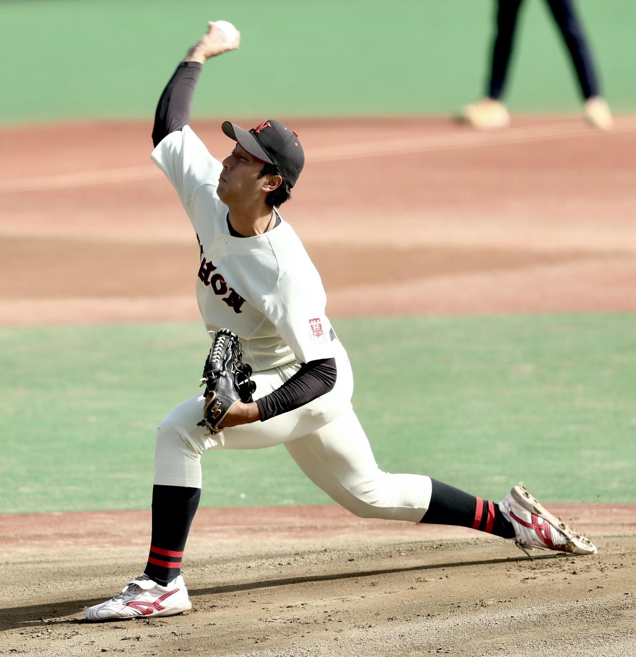 専大対日大　先発登板する日大・市川祐（撮影・河田真司）