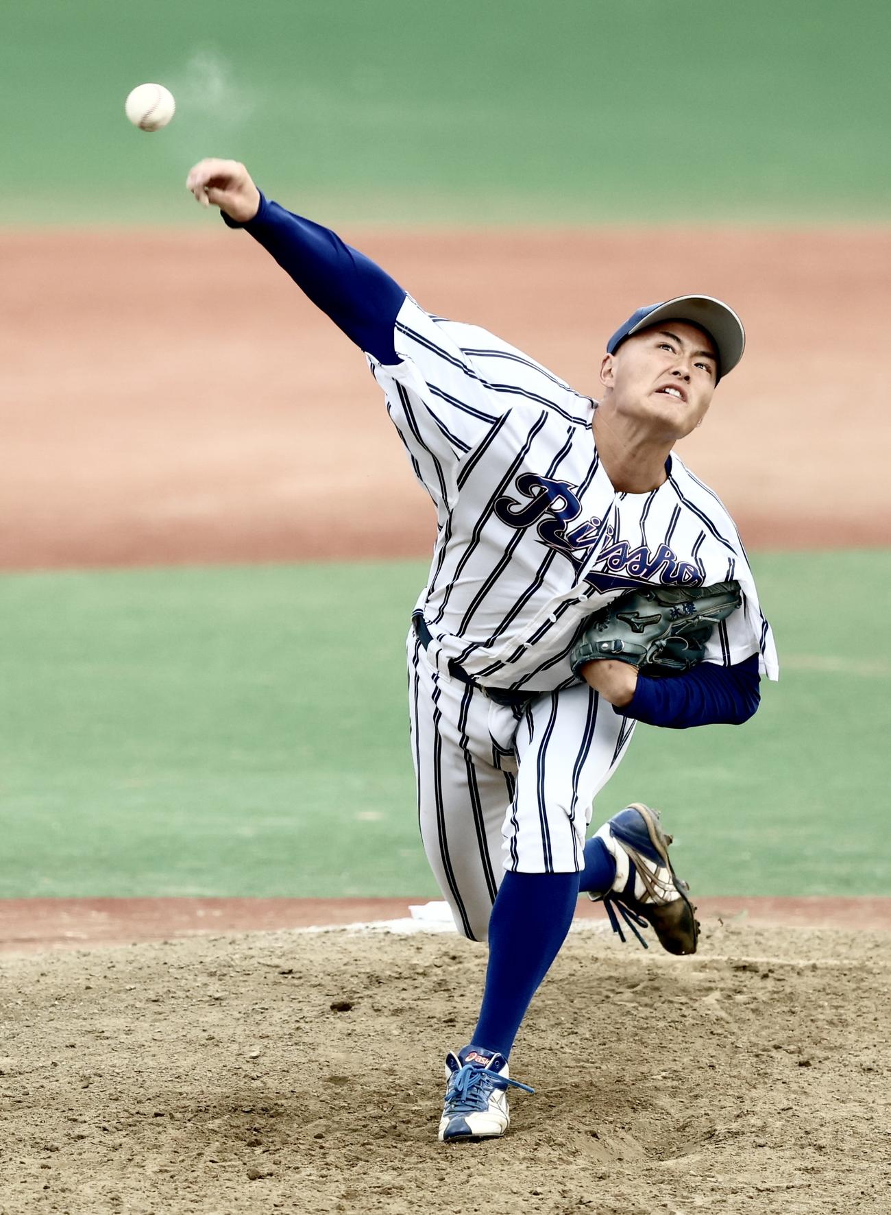 拓大対立正大　7回表拓大1死満塁、力投する立正大・林（撮影・河田真司）