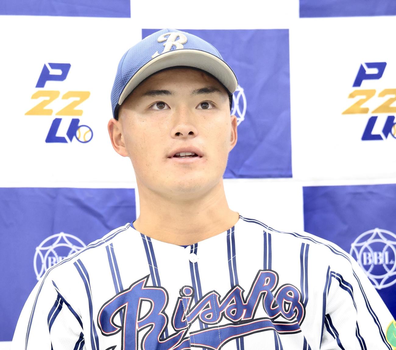 試合後、記者の質問に答える立正大・林（撮影・河田真司）