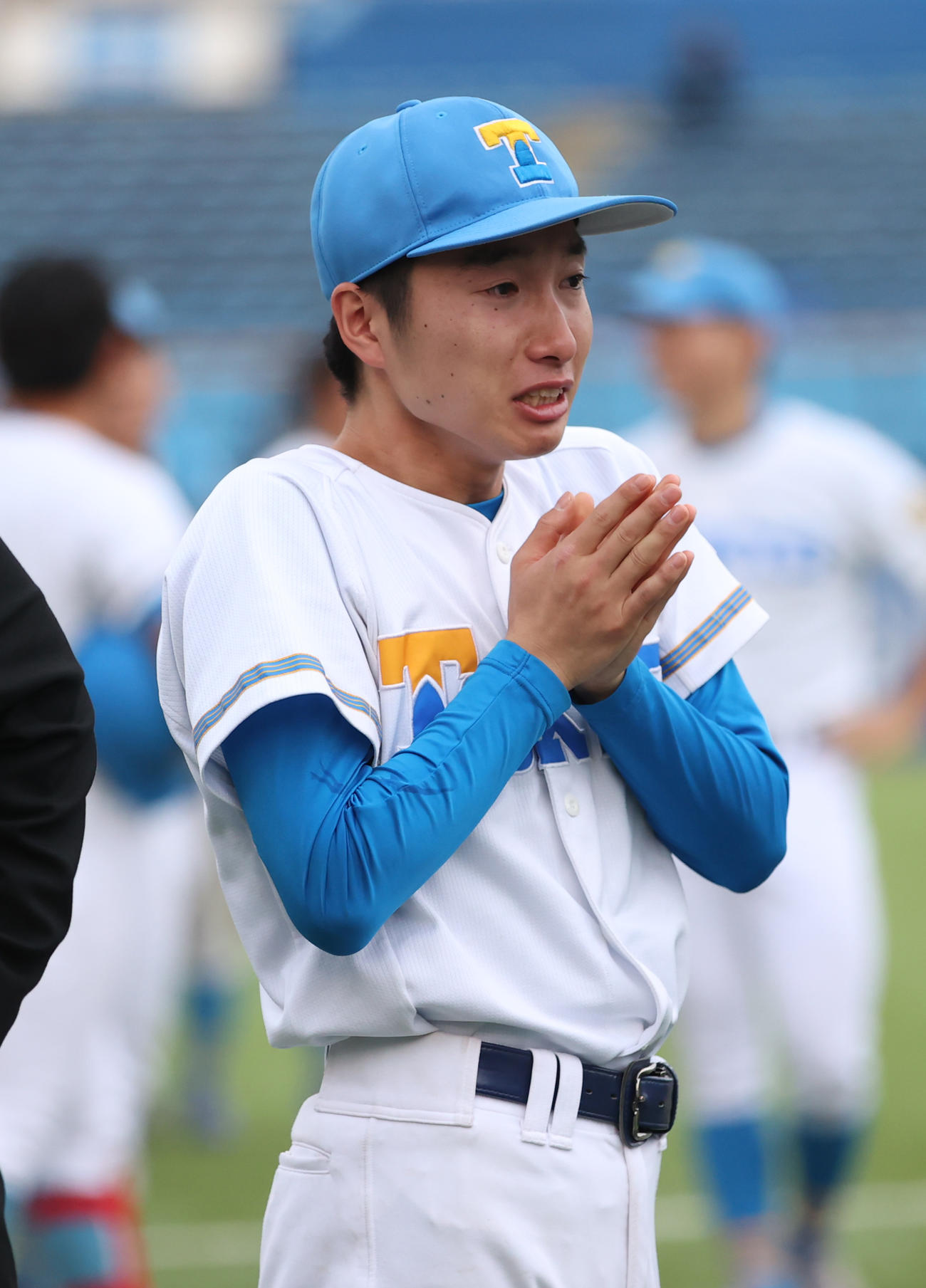最後の試合を終えた東大・渡辺は涙を流す（撮影・柴田隆二）