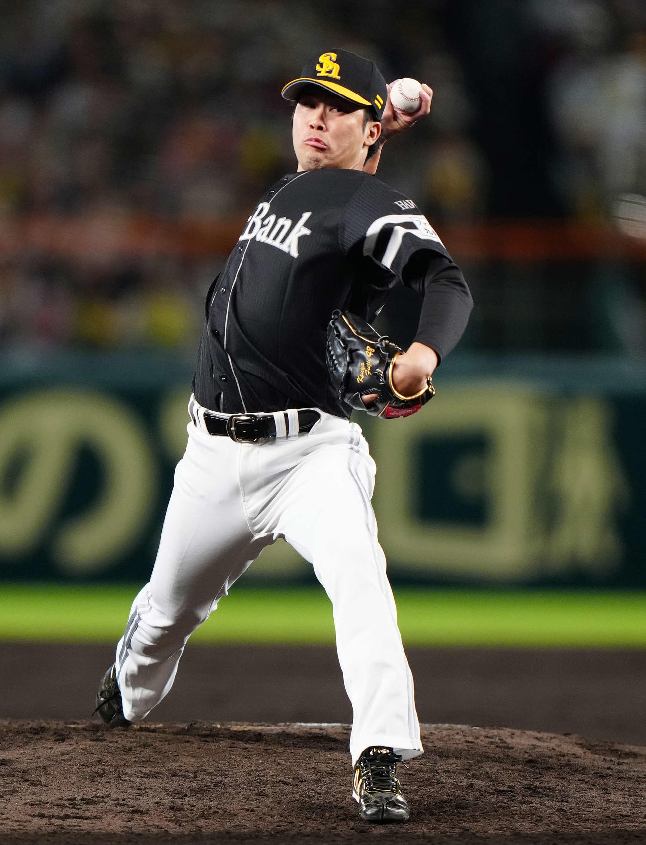 阪神対ソフトバンク　7回裏から2番手で登板したソフトバンク藤井（撮影・鈴木みどり）