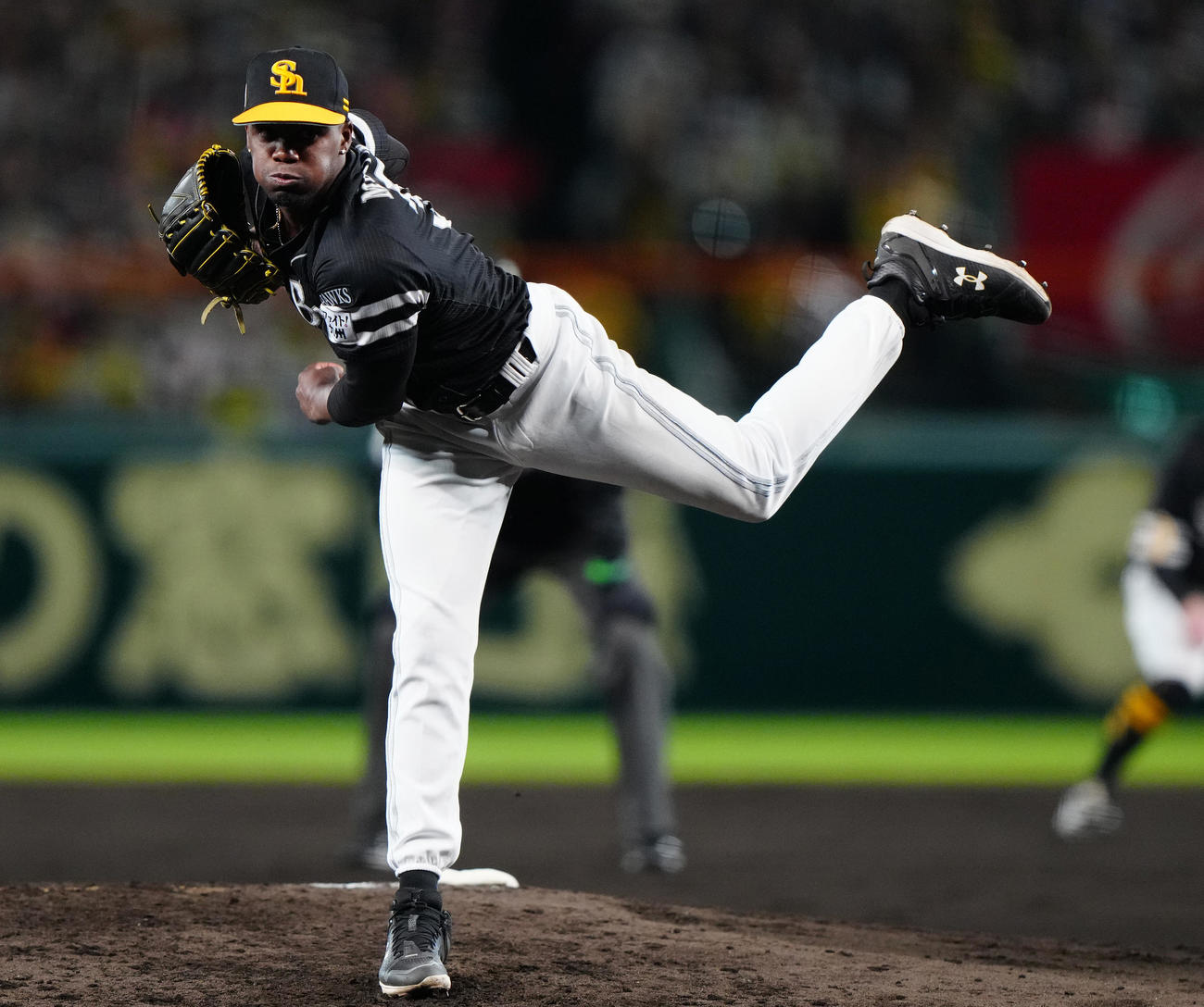 阪神対ソフトバンク　先発し力投するソフトバンクのモイネロ（撮影・鈴木みどり）