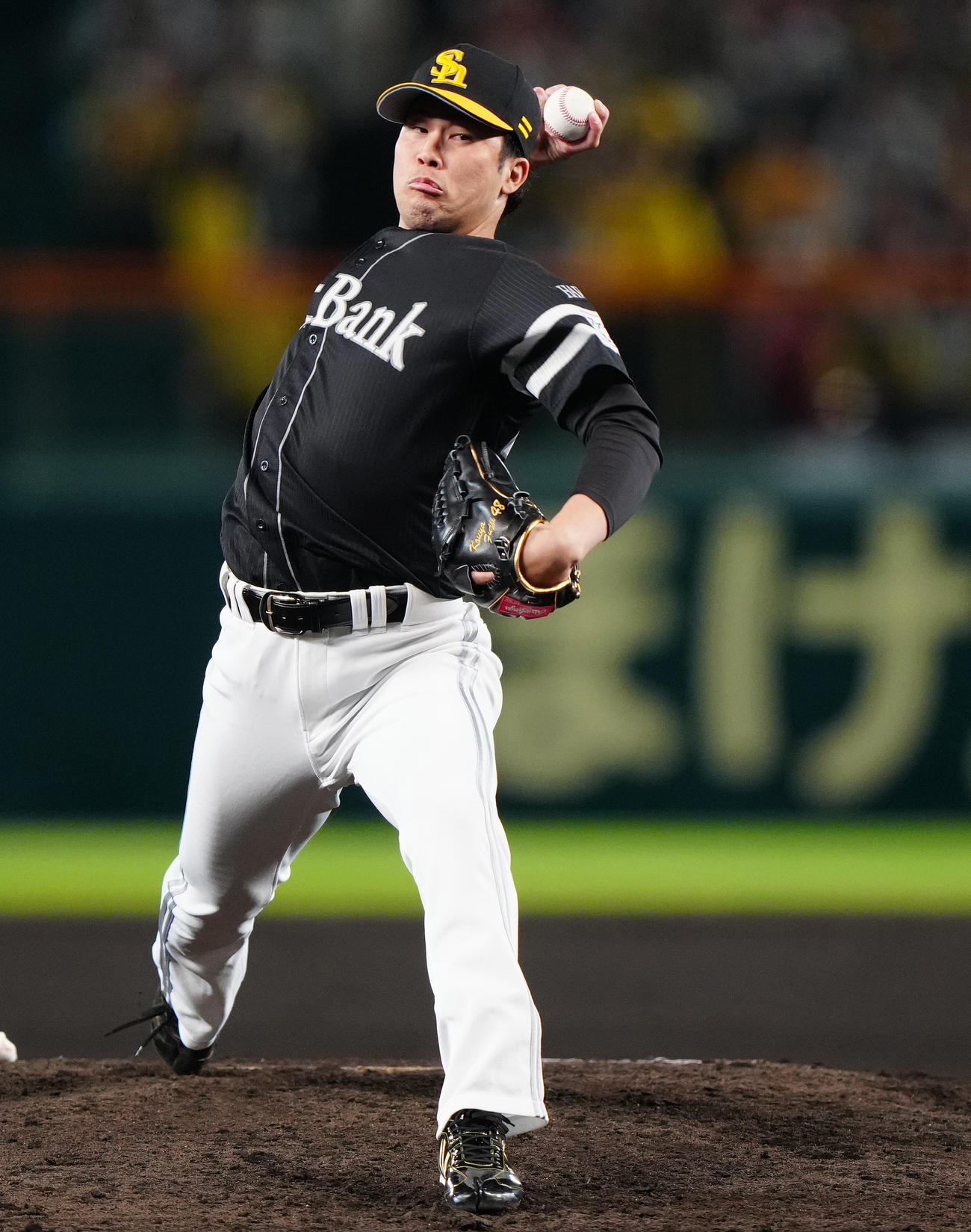 阪神対ソフトバンク　6回裏から2番手で登板したソフトバンク藤井（撮影・鈴木みどり）