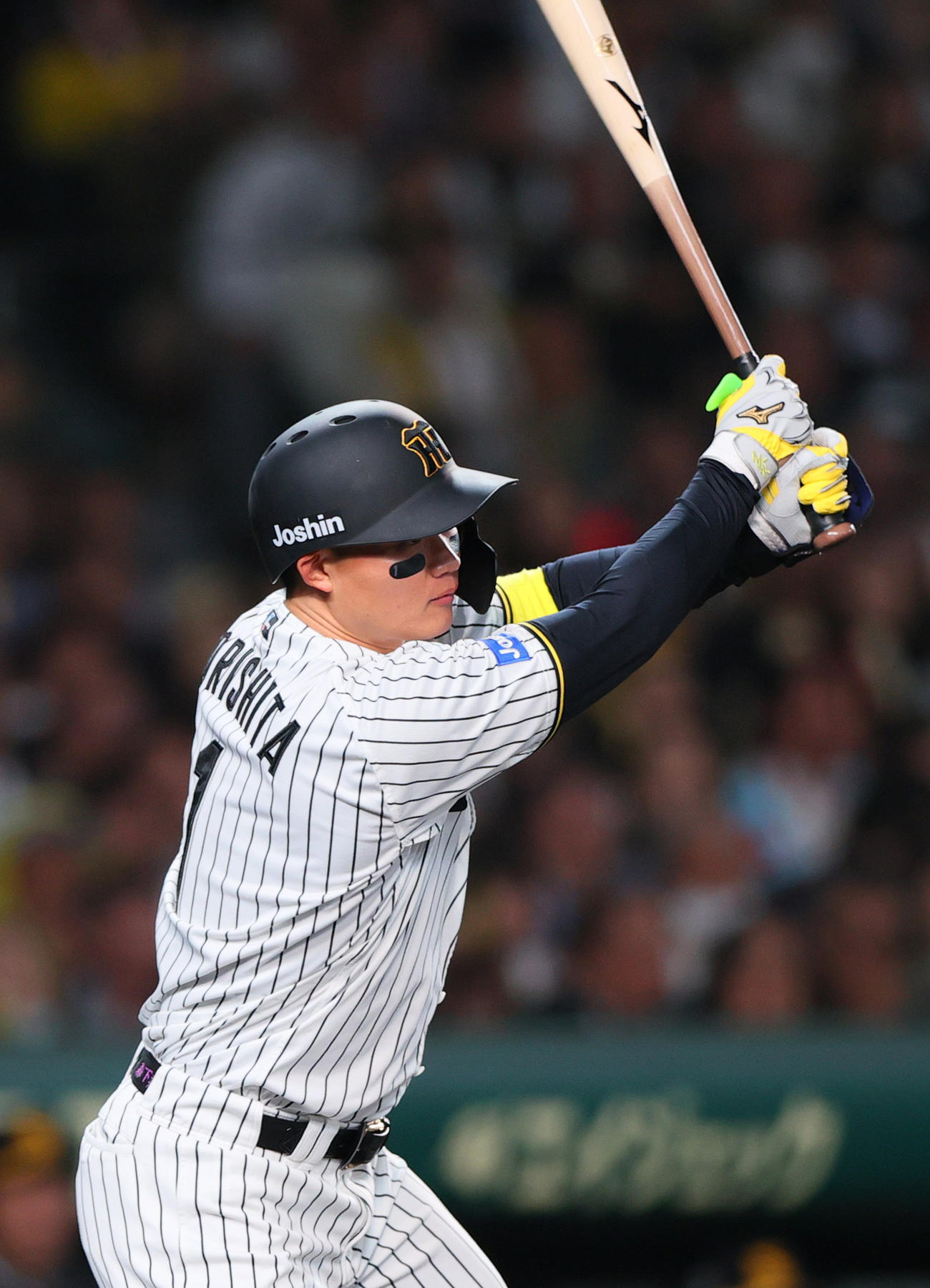 阪神対ソフトバンク　3回裏阪神2死一塁、森下は右前打を放つ（撮影・上山淳一）