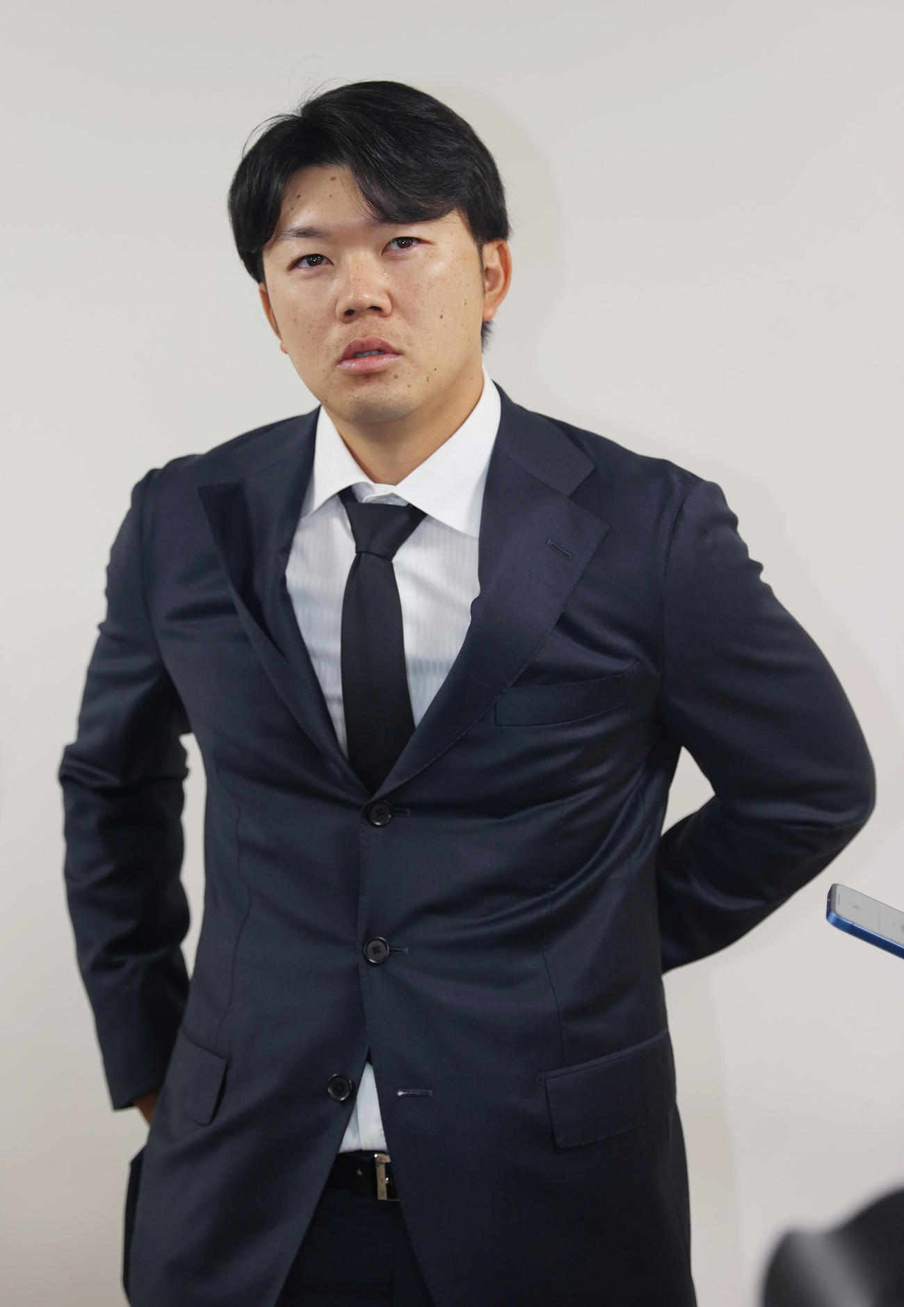 戦力外通告を受け心境を語る阪神楠本（撮影・上山淳一）