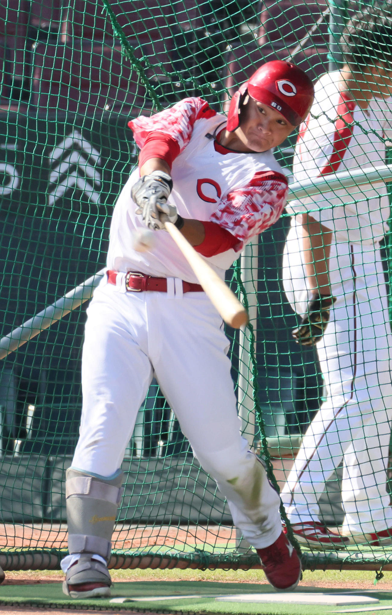 打撃練習をする田村（撮影・加藤孝規）