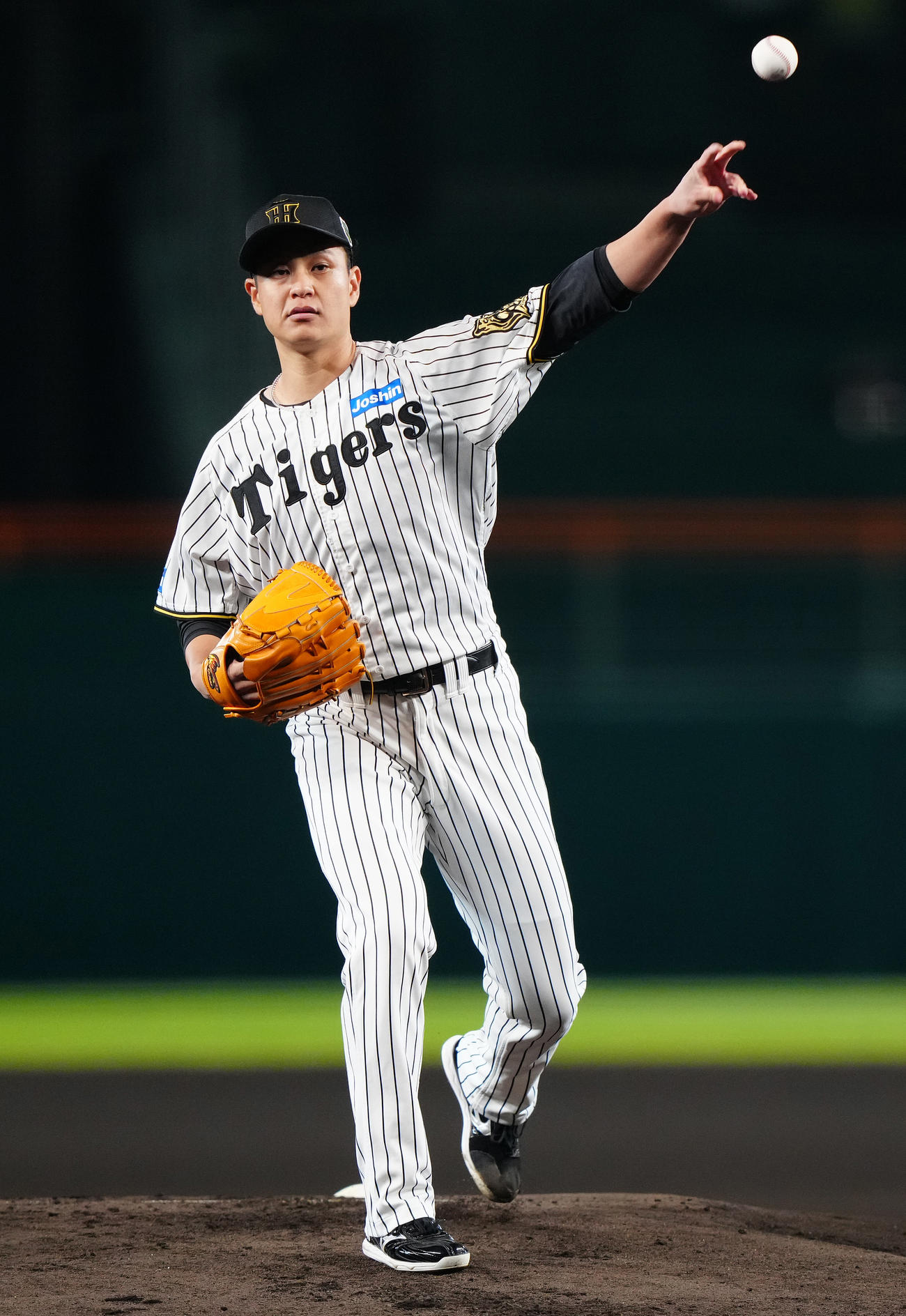 阪神対ソフトバンク　1回表ソフトバンク2死、柳町への4球目、球速68キロのスローボールを投げる大竹（撮影・鈴木みどり）