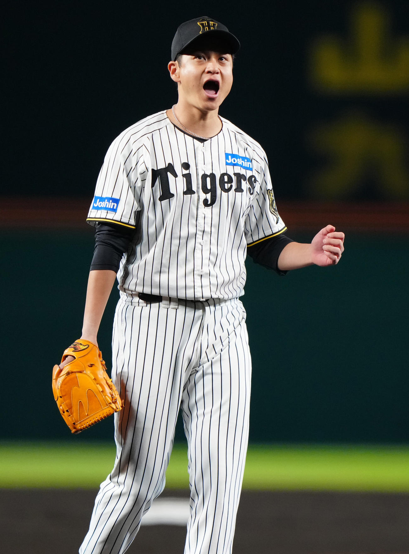阪神対ソフトバンク　5回表ソフトバンク無死、山川を遊ゴロに仕留め、ほえる大竹（撮影・鈴木みどり）