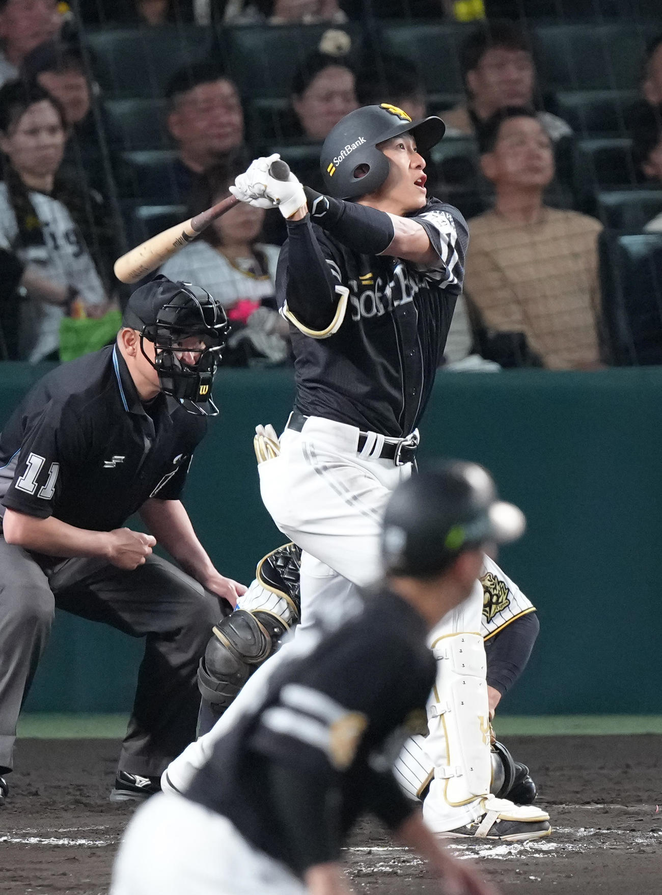 阪神対ソフトバンク　8回表ソフトバンク1死一塁、柳田は左越え2点本塁打を放つ（撮影・足立雅史）