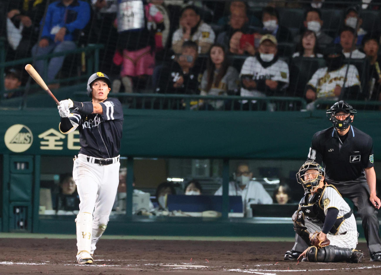 阪神対ソフトバンク　8回表ソフトバンク1死一塁、柳田は左越え2点本塁打を放つ（撮影・上山淳一）