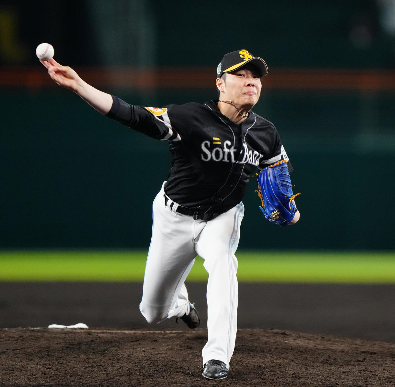 阪神対ソフトバンク　11回裏から6番手で登板したソフトバンク松本裕（撮影・鈴木みどり）
