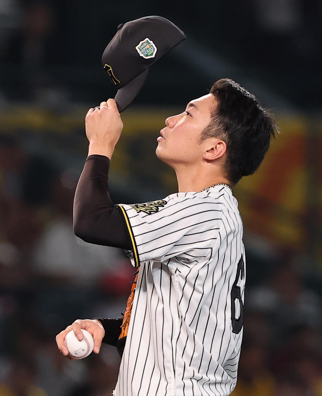 阪神対ソフトバンク　8回表ソフトバンク1死一塁、石井は柳田に同点本塁打を浴びる（撮影・上田博志）