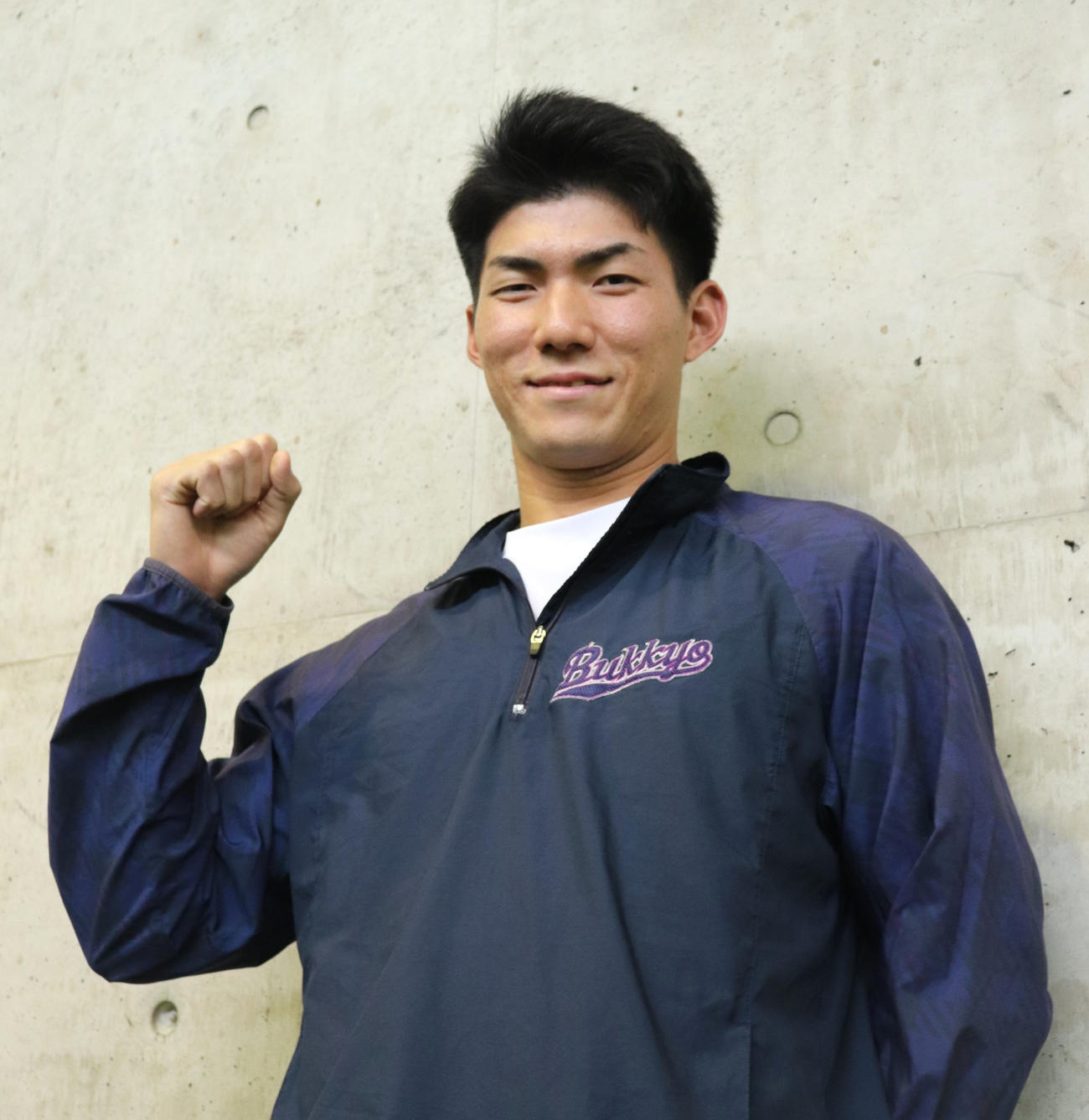 関西地区大学野球選手権　初日は雨天中止となったが、球場に訪れた広島ドラフト5位の佛教大・赤木（撮影・中島麗）