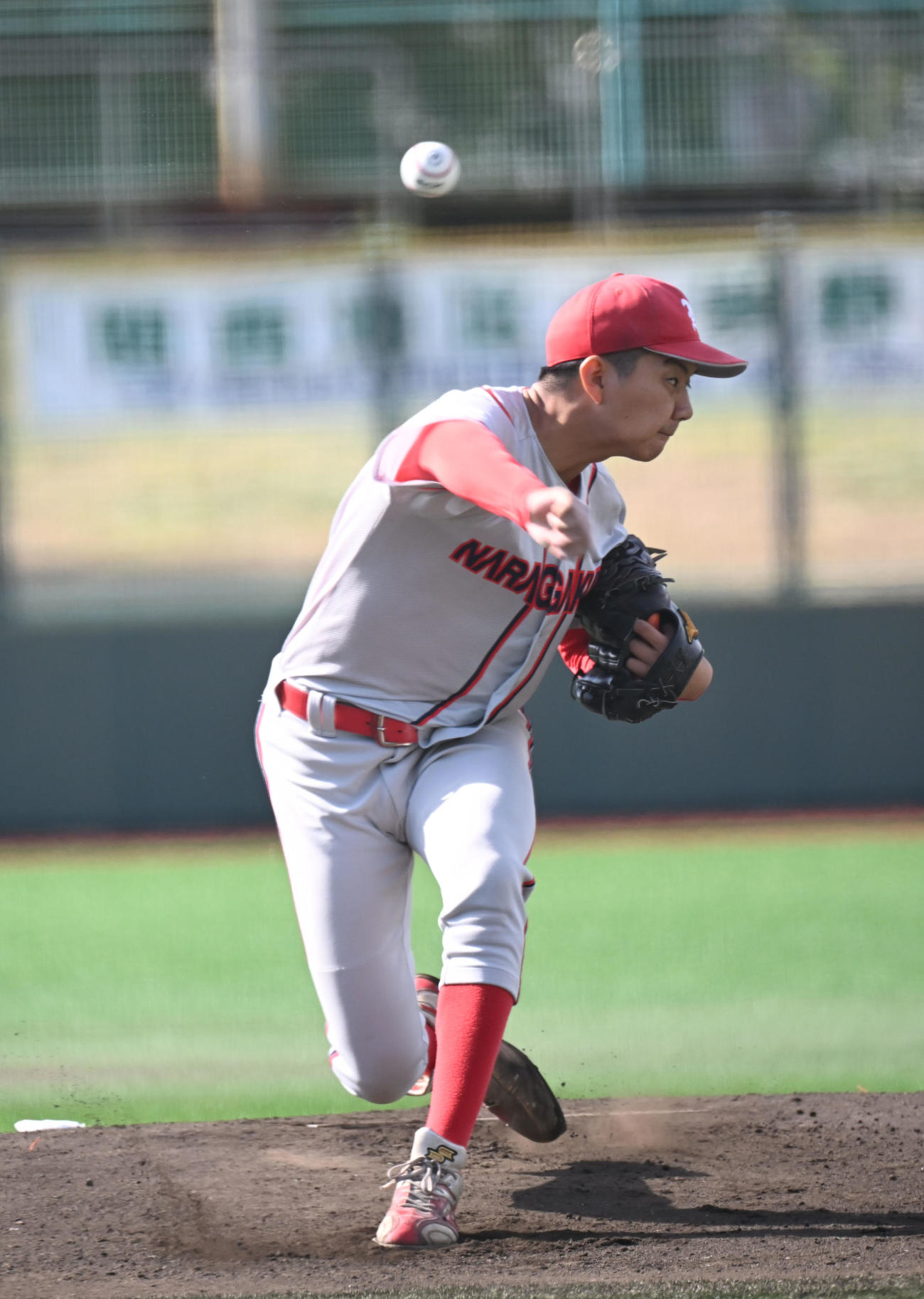 大産大対奈良学園大　先発する奈良学園大・矢川（撮影・和賀正仁）