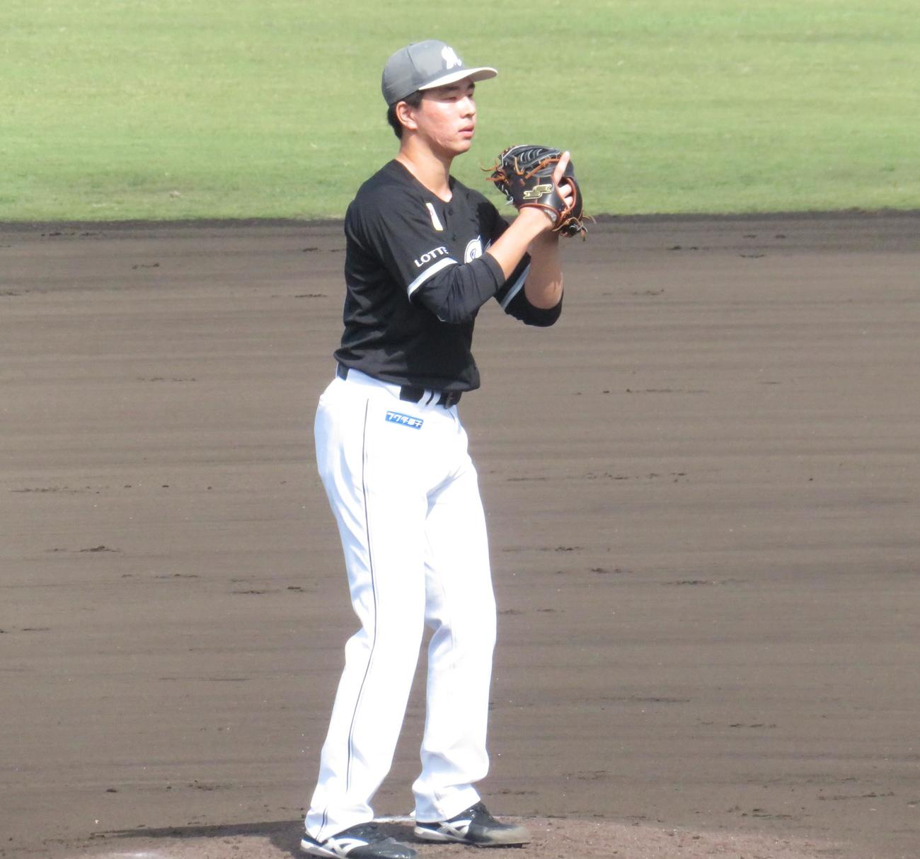 紅白戦で先発登板した吉川（撮影・星夏穂）