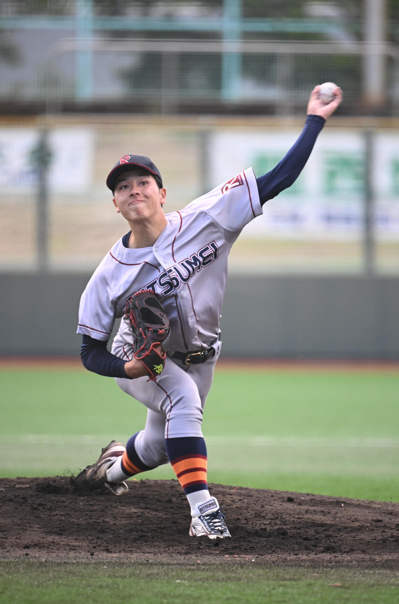 立命大対京産大　先発する立命大・有馬（撮影・和賀正仁）