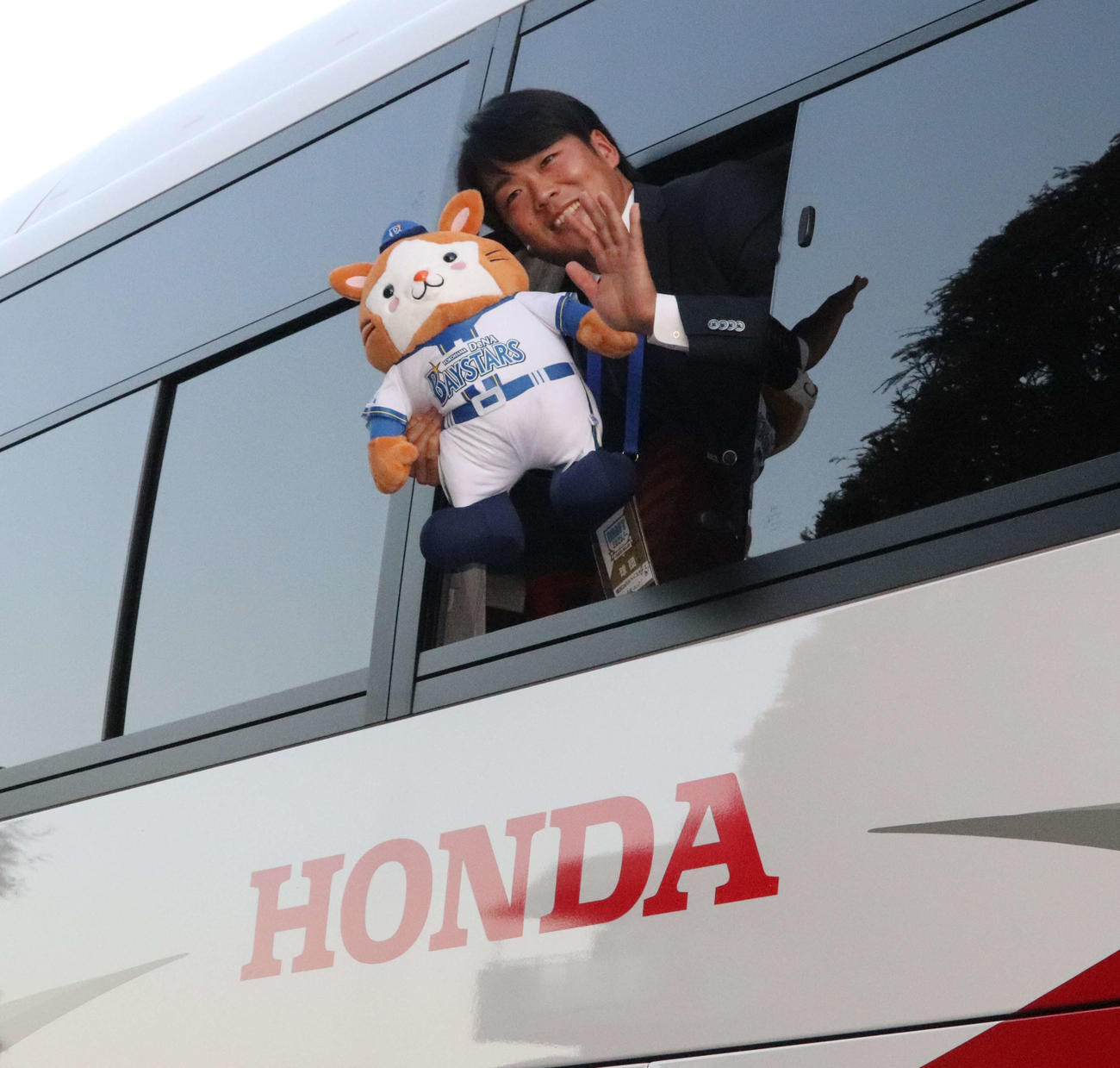 指名あいさつを受けたDeNAドラフト4位のHonda片山（撮影・小早川宗一郎）