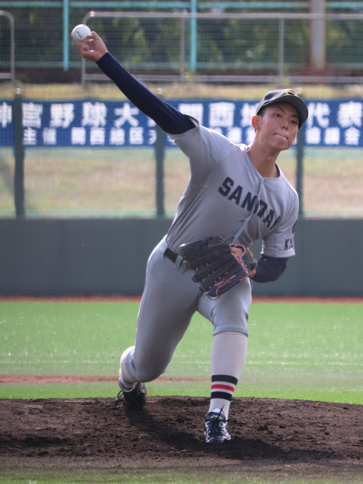 関西地区大学野球選手権　京産大対奈良学園大　先発した、京産大の由上（撮影・中島麗）