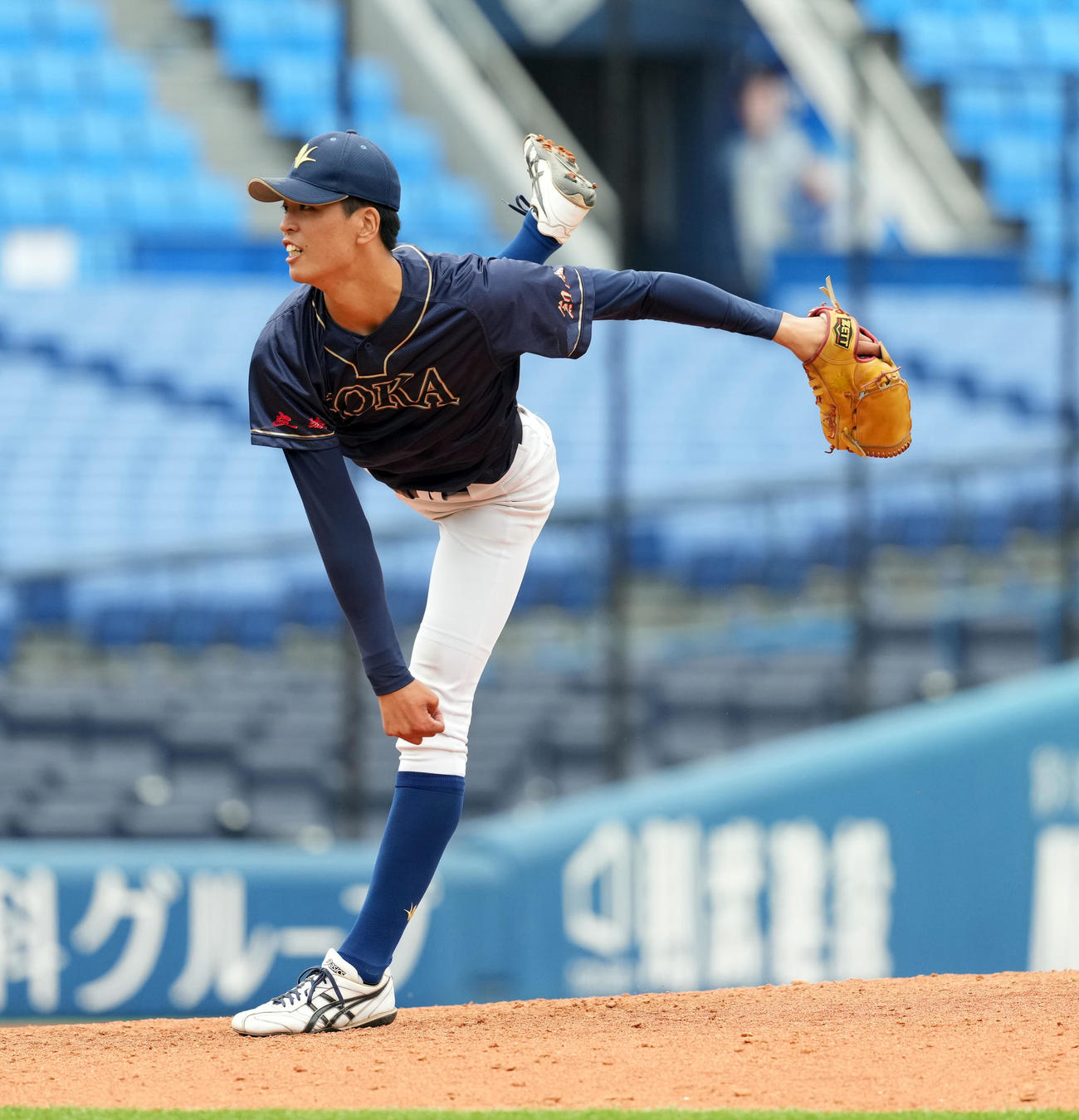 創価大対千葉経大　9回途中からマウンドに上がった創価大・山崎（撮影・たえ見朱実）