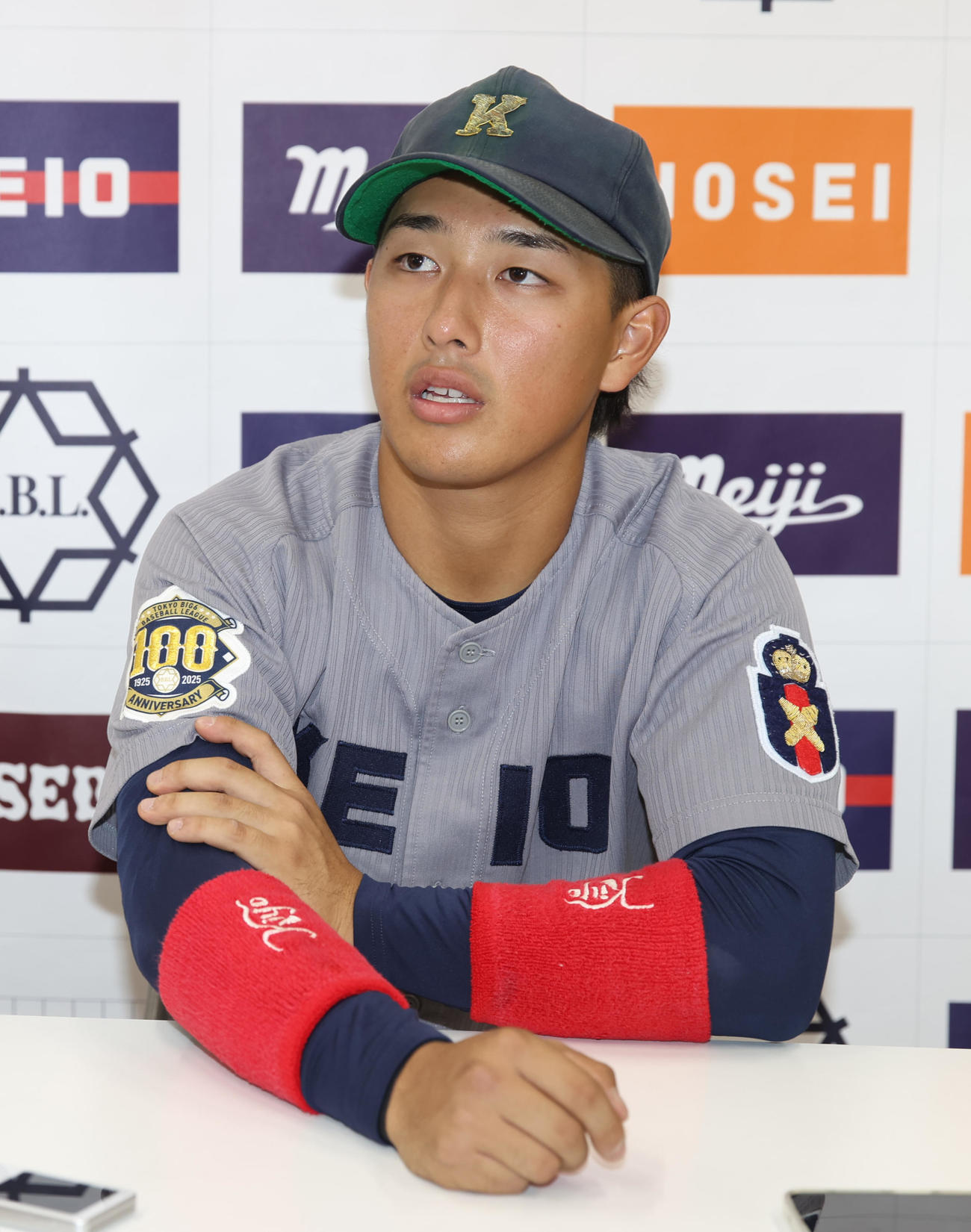 慶大対法大　記者の質問に答える慶大・清原（撮影・柴田隆二）