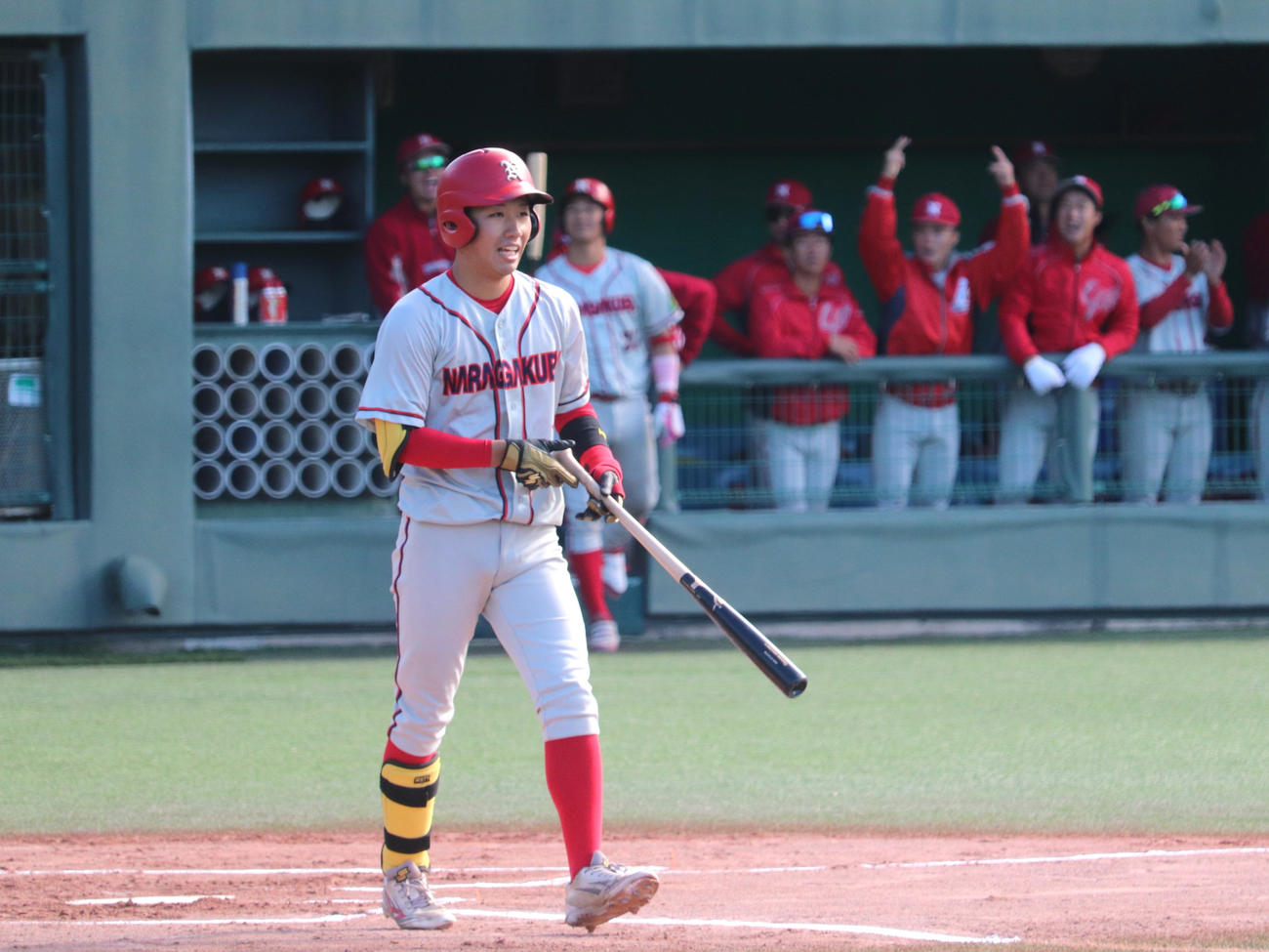 奈良学園大対立命大　初回に先頭打者で四球を選んだ、奈良学園大の主将・本間悠（撮影・中島麗）