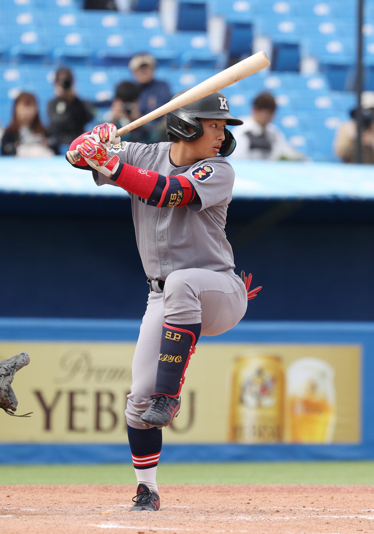 慶大対法大　7回表慶大2死二塁、清原の構え（撮影・柴田隆二）