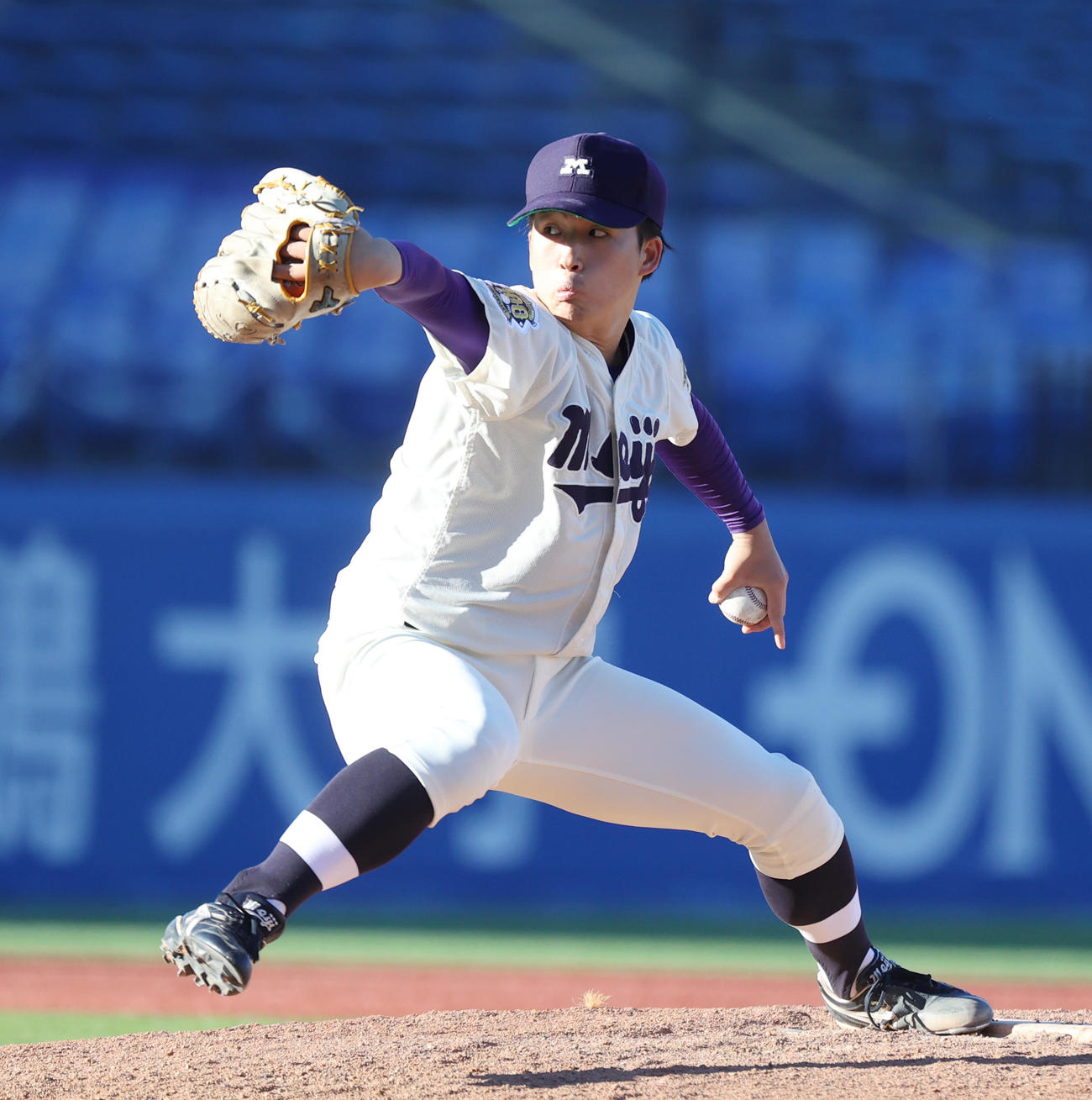 明大対立大　7回から登板した明大・大泉（撮影・柴田隆二）